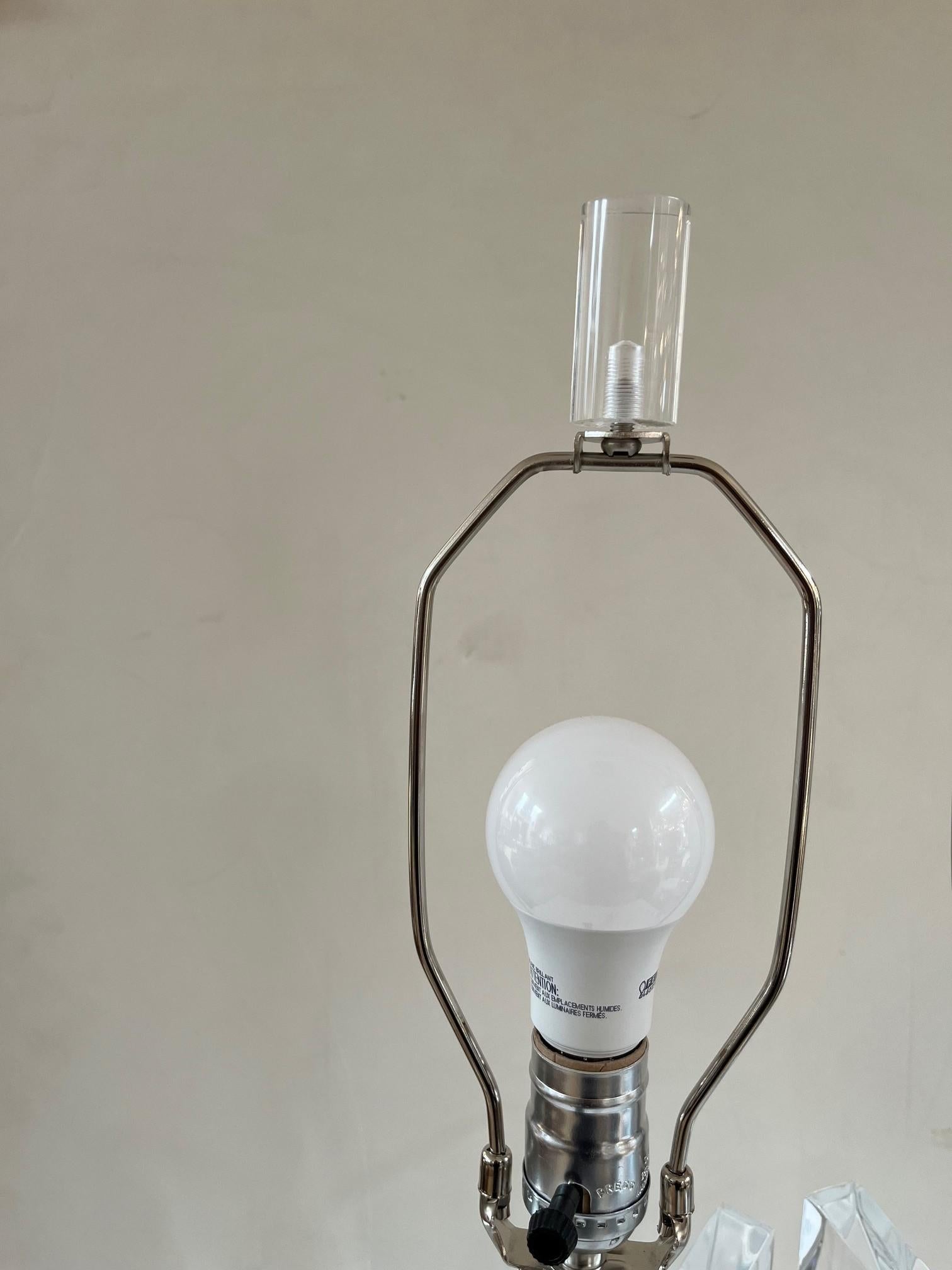 Américain Paire de lampes de table Ritts Astrolite Transparent Lucite en vente