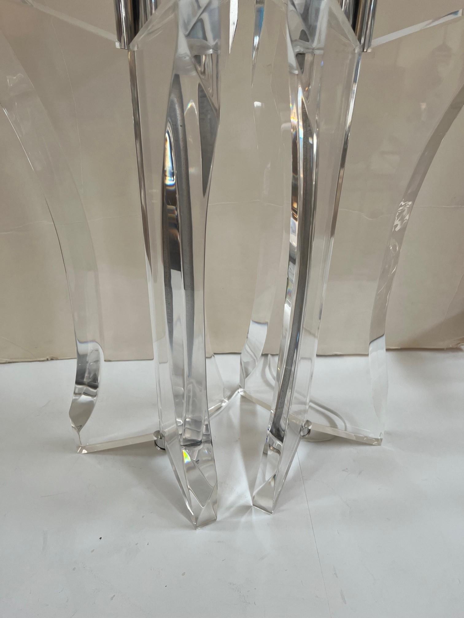 Late 20th Century Pair of Vintage Ritts Astrolite Transparent Lucite Table Lamps For Sale
