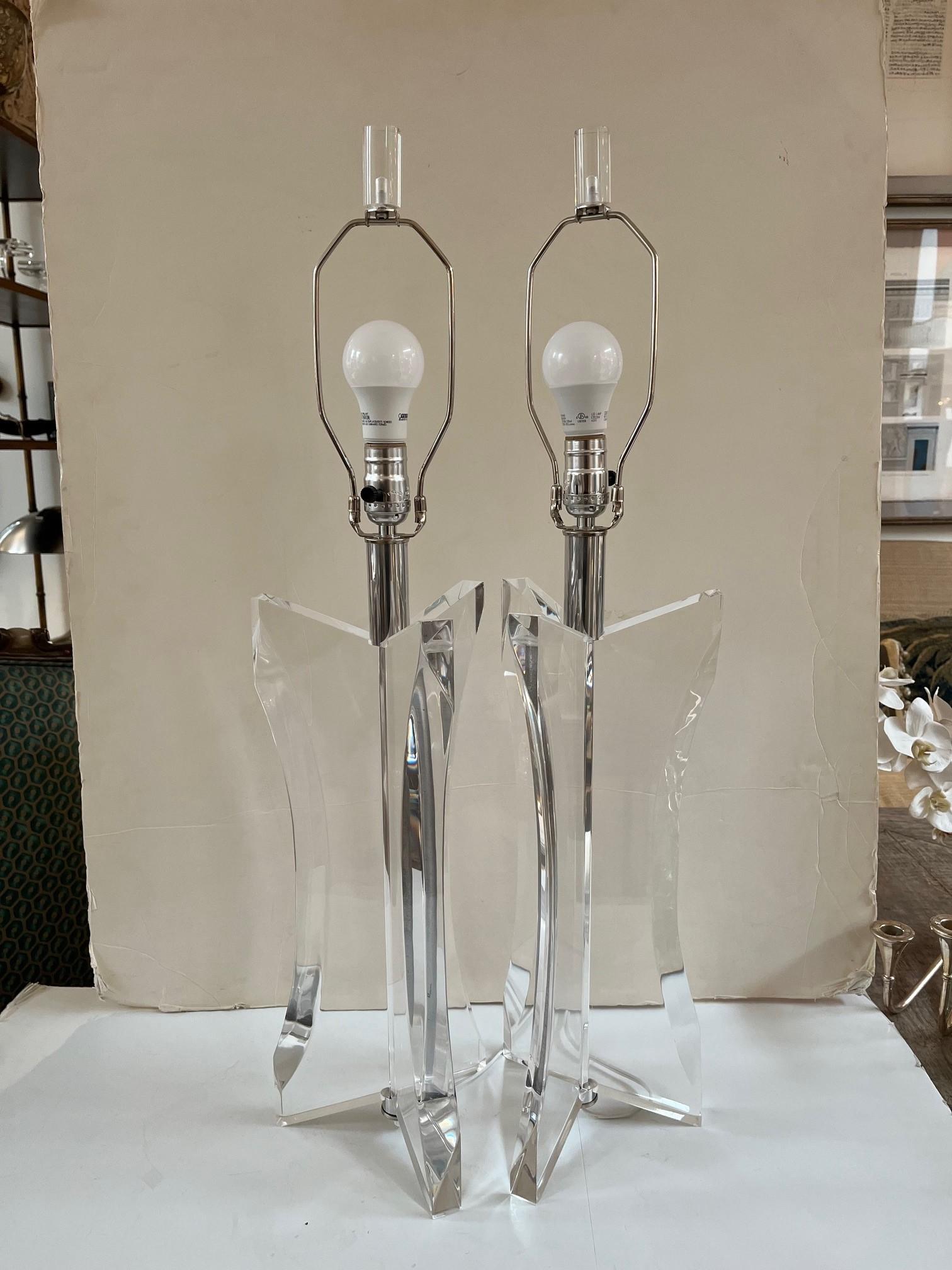 Chrome Pair of Vintage Ritts Astrolite Transparent Lucite Table Lamps For Sale