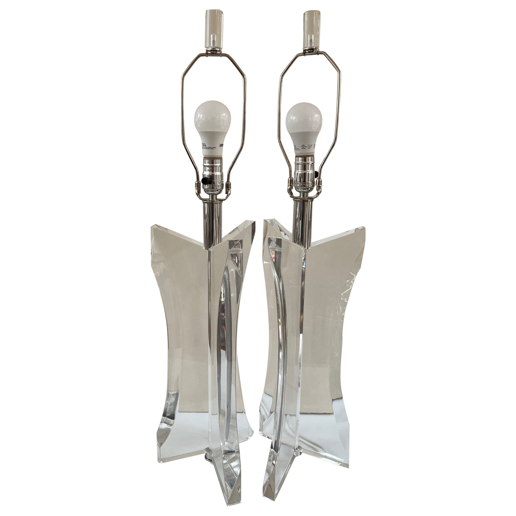 Pareja de Lámparas de Mesa Vintage Ritts Astrolite Lucite Transparente en venta