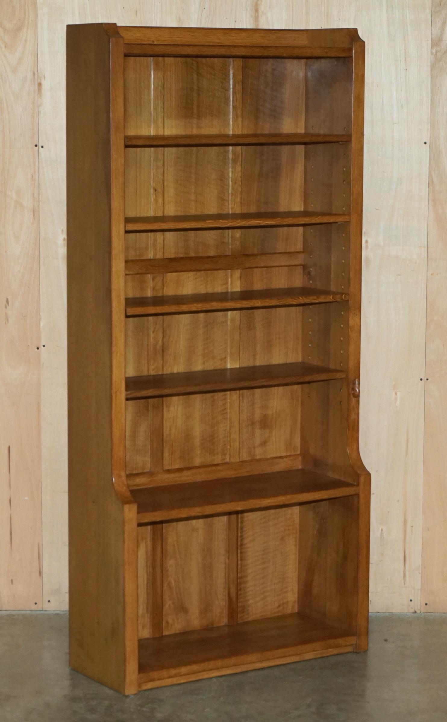 COPPIA DI LIBRERIE DA BIBLIOTECA IN INGLESE ROBERT MOUSEMAN THOMPSON intagliate in quercia in vendita 6