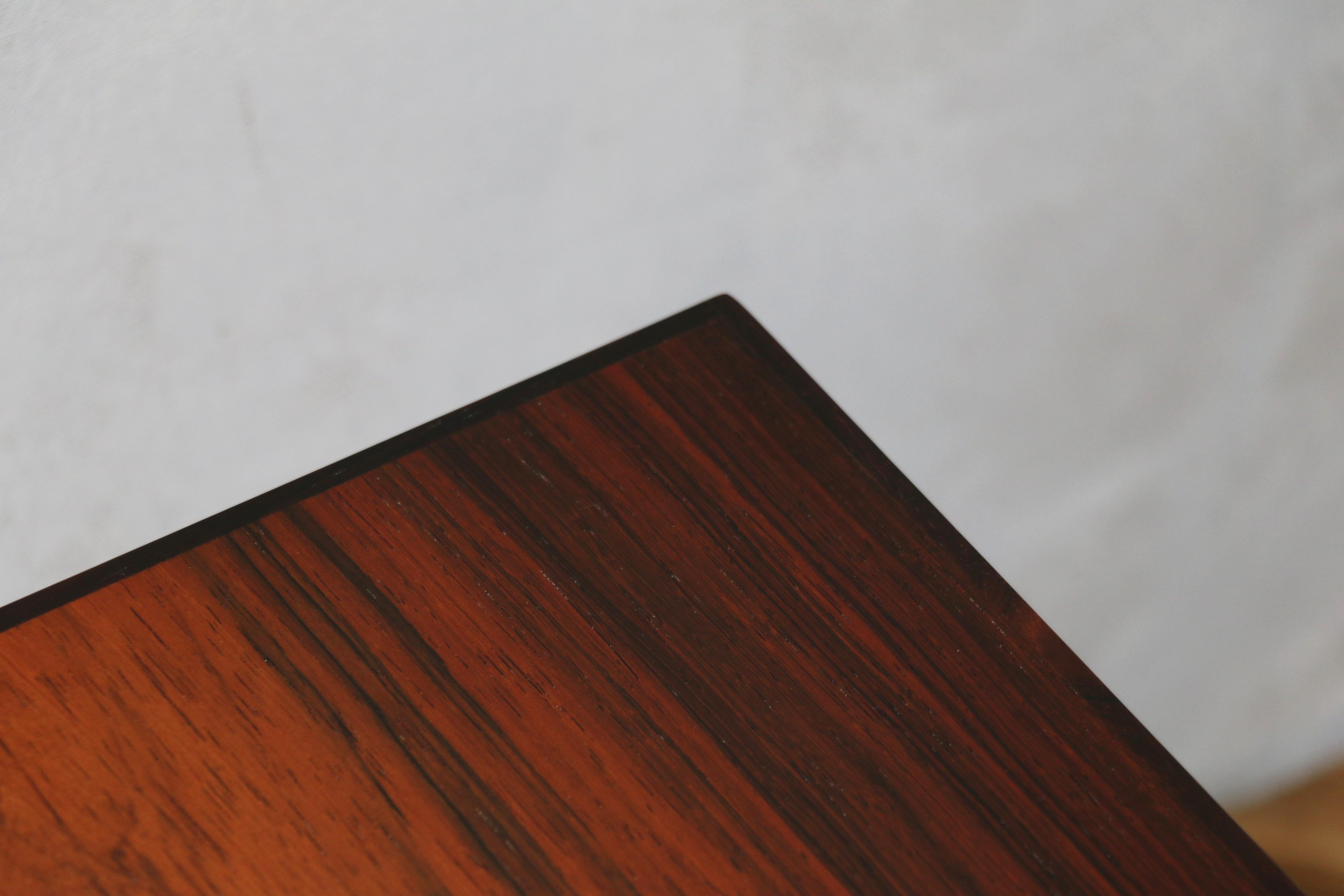 Paire de tables d'appoint vintage en palissandre par Kai Kristiansen, Danemark, années 1960 en vente 5