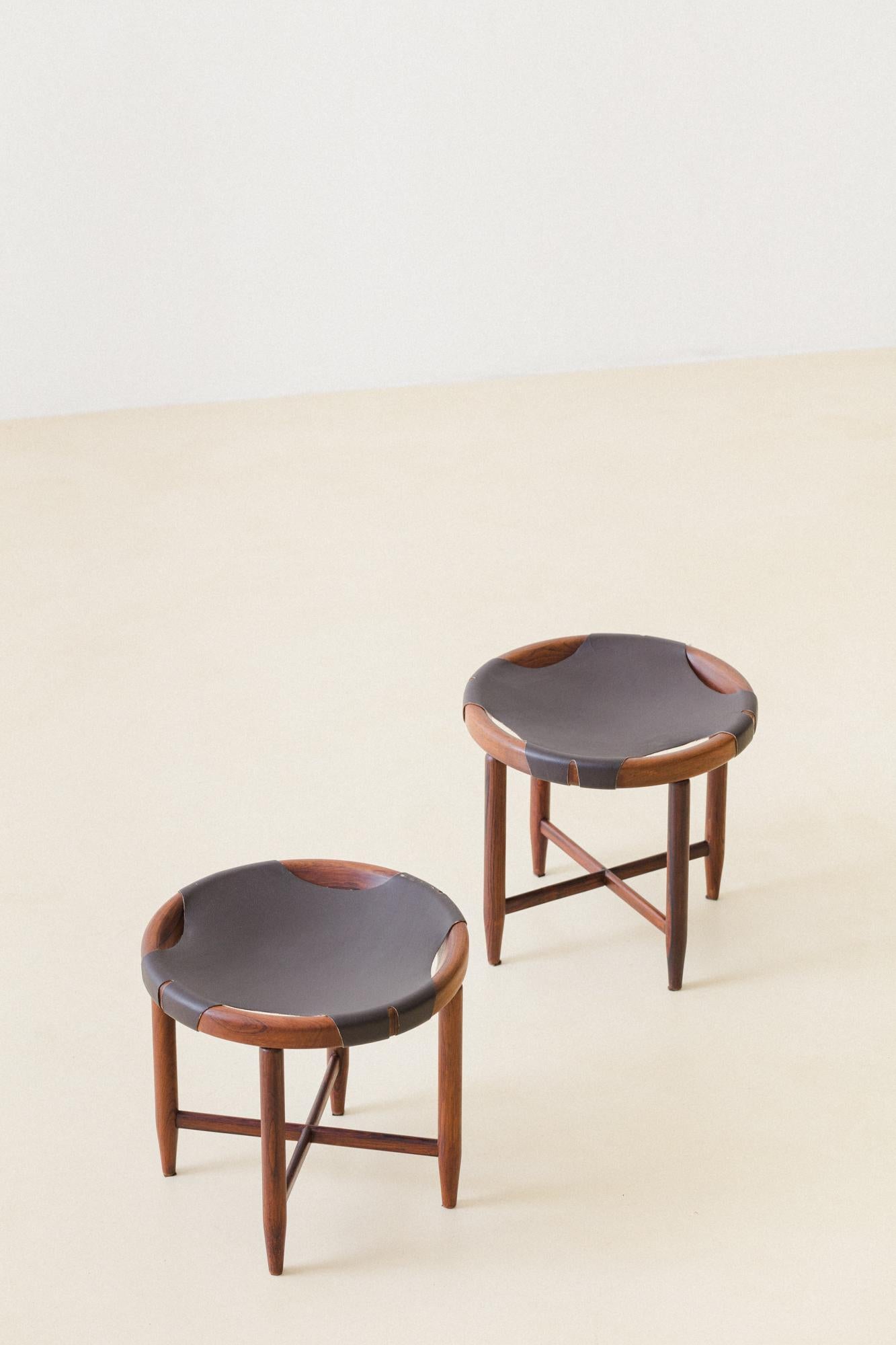 Mid-Century Modern Pair of Vintage Rosewood Stools by Cantù Móveis, Brazilian Mid-Century, 1960s For Sale