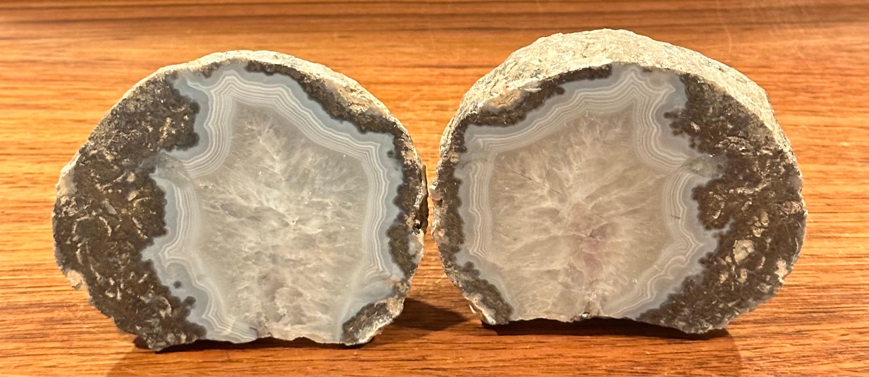 Pair of vintage round geode bookends, circa old!   The set is in very good vintage condition with no chips or cracks and measures 4.5