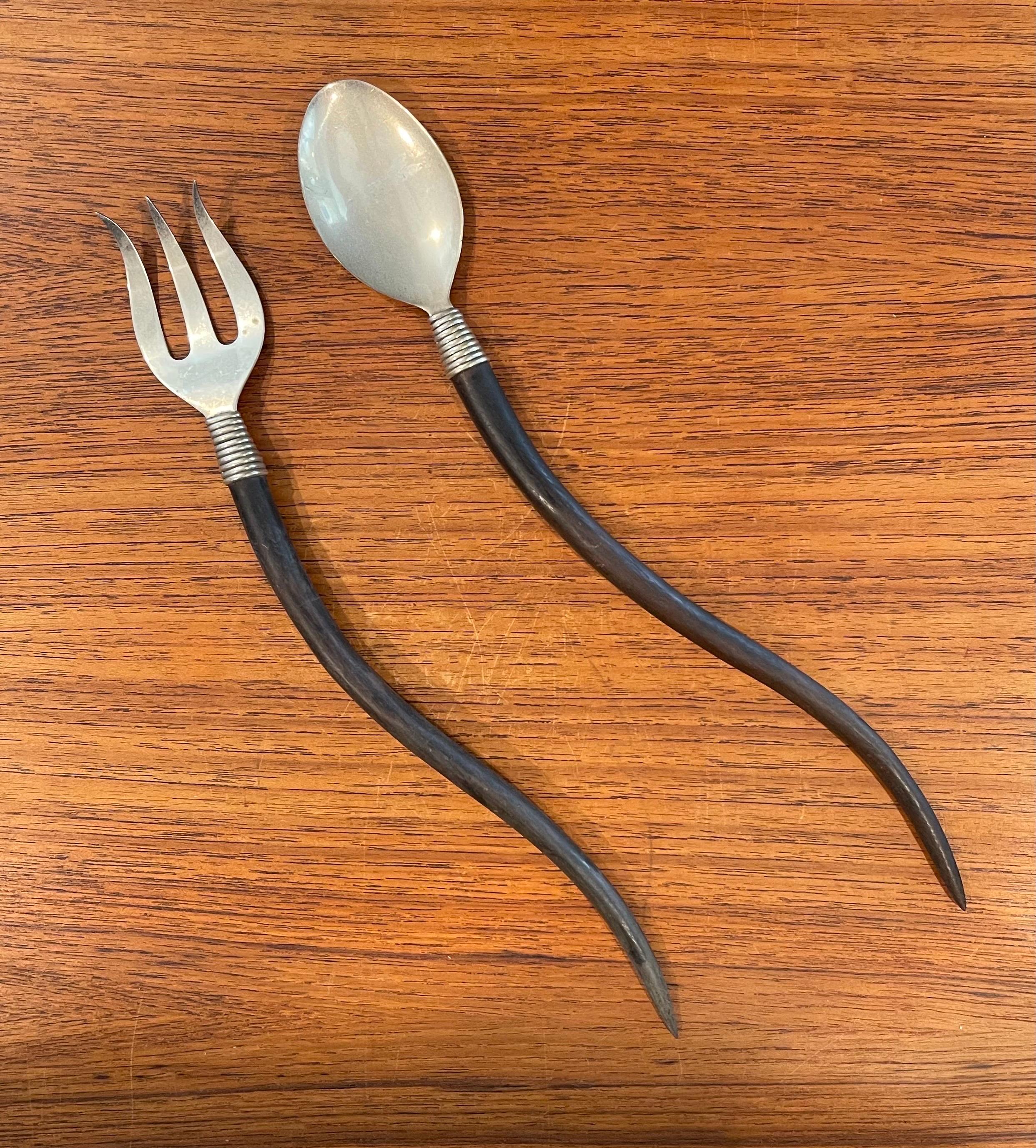 Mid-Century Modern Pair of Vintage Salad Servers in Curved Wood and Stainless Steel For Sale