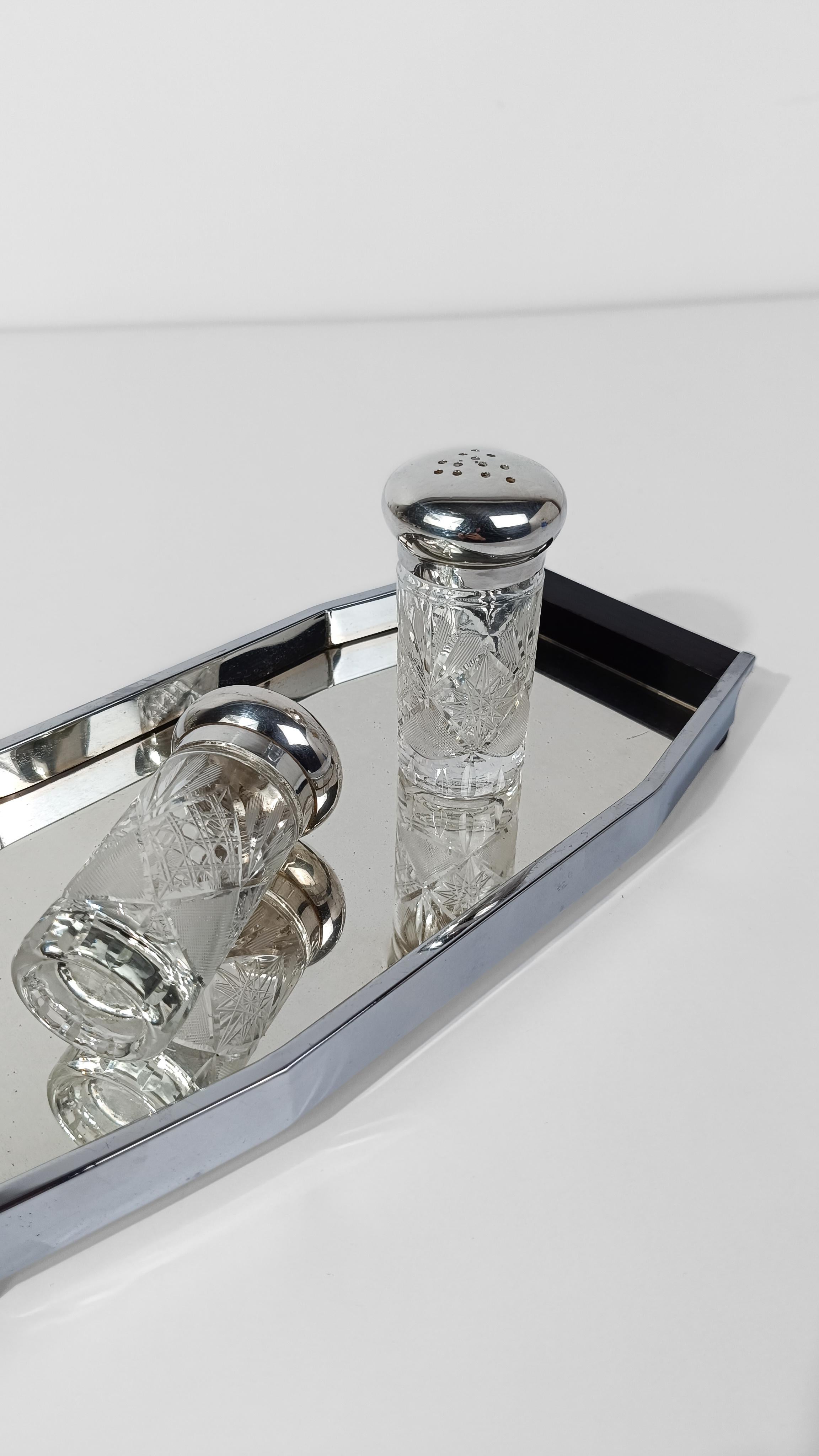 Paire de salière et poivrière vintage en verre de cristal taillé et plaqué argent en vente 4