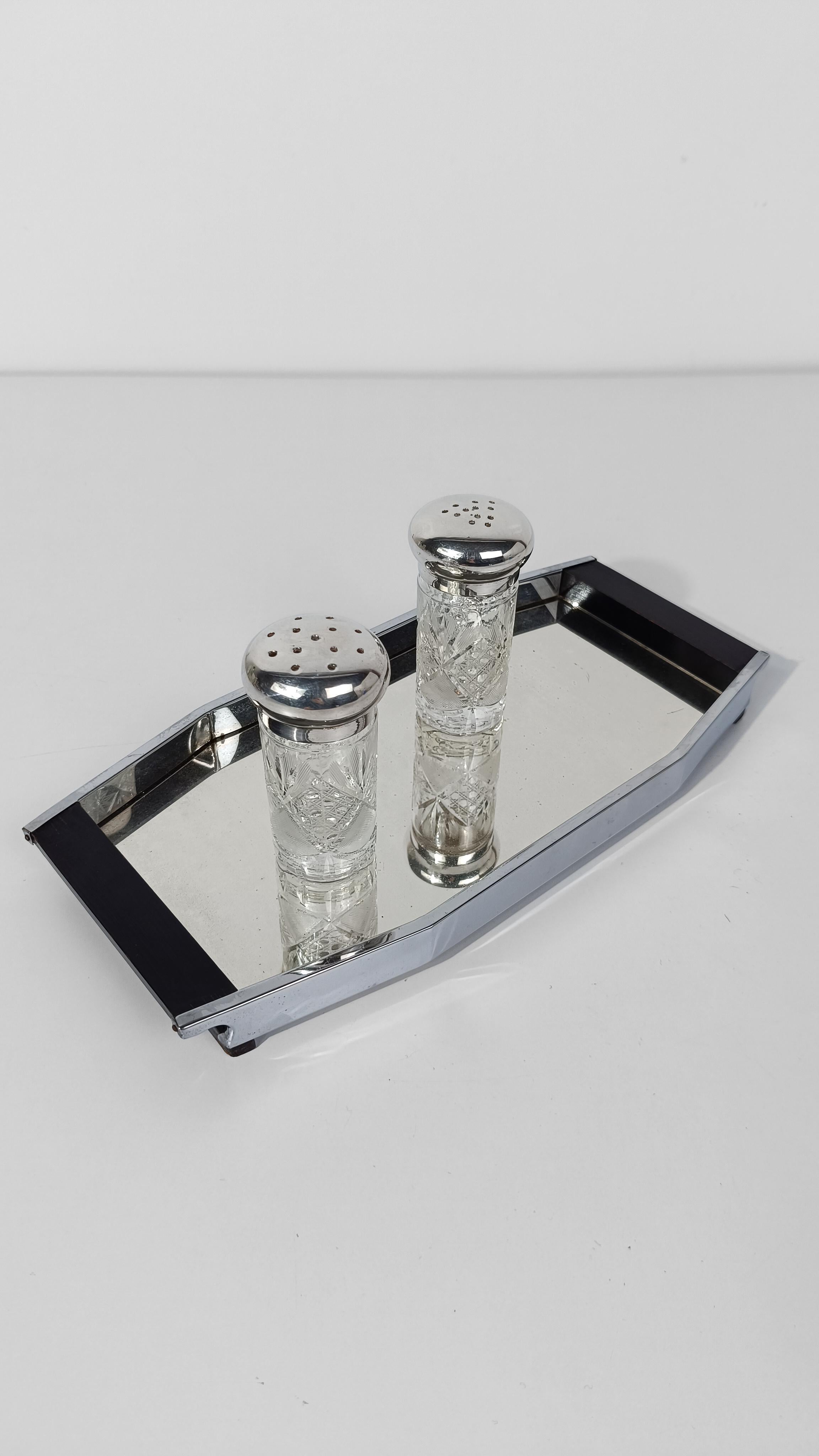 Paire de salière et poivrière vintage en verre de cristal taillé et plaqué argent en vente 5