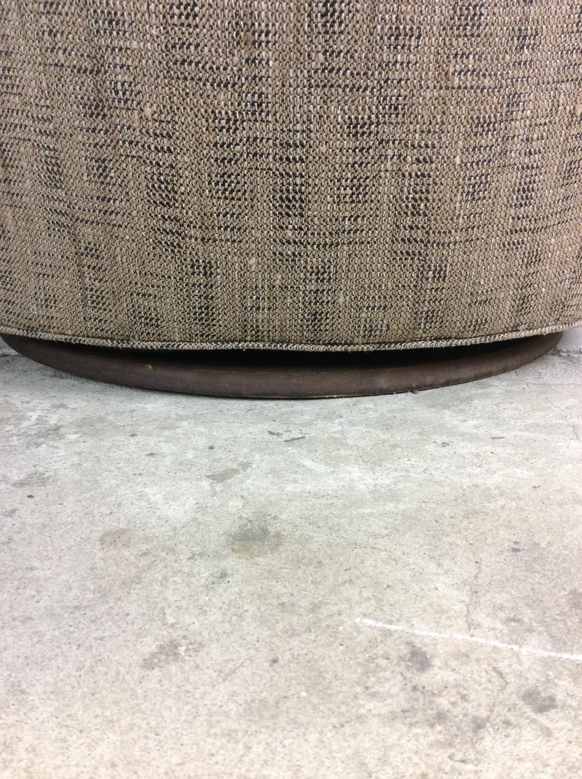 Mid-Century Modern Pair of Vintage Scalloped Back Club Chairs with Swivel Base For Sale