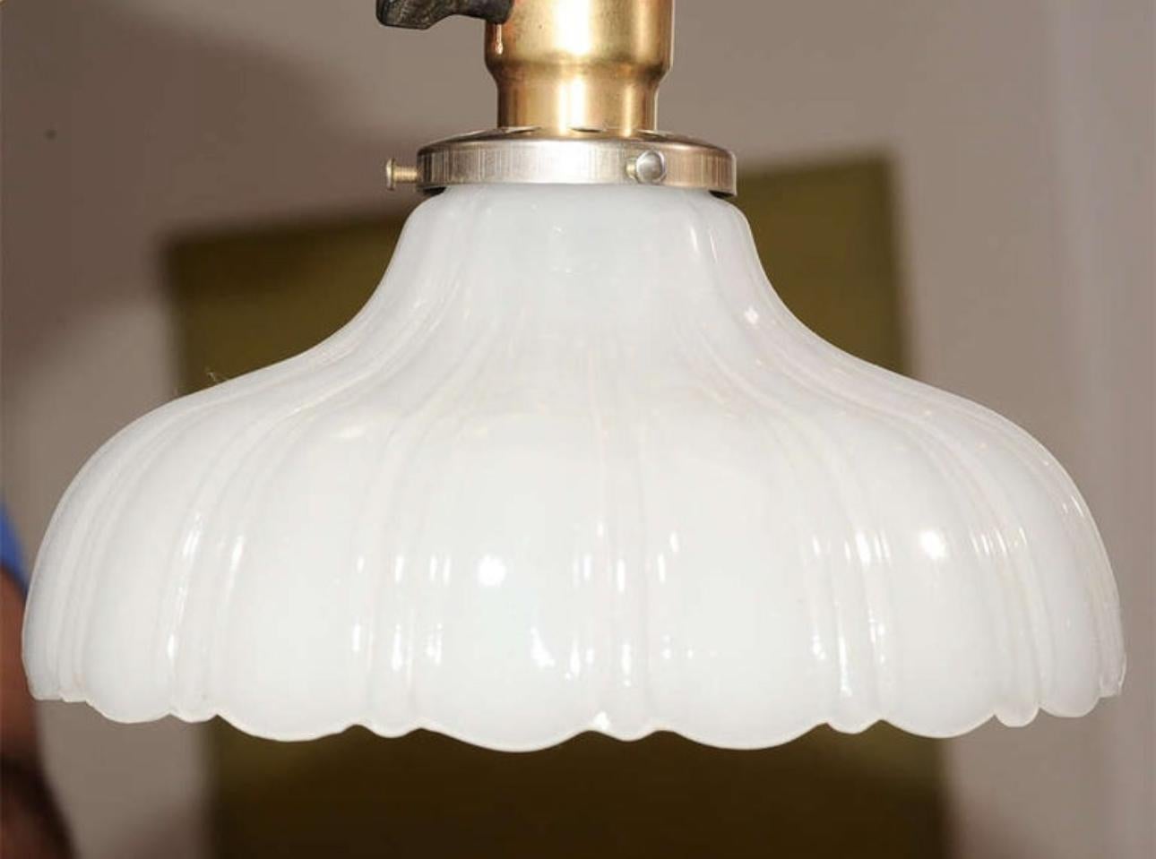 Pair of Vintage Scalloped Milk Glass & Brass Wall Sconces In Good Condition In New York, NY