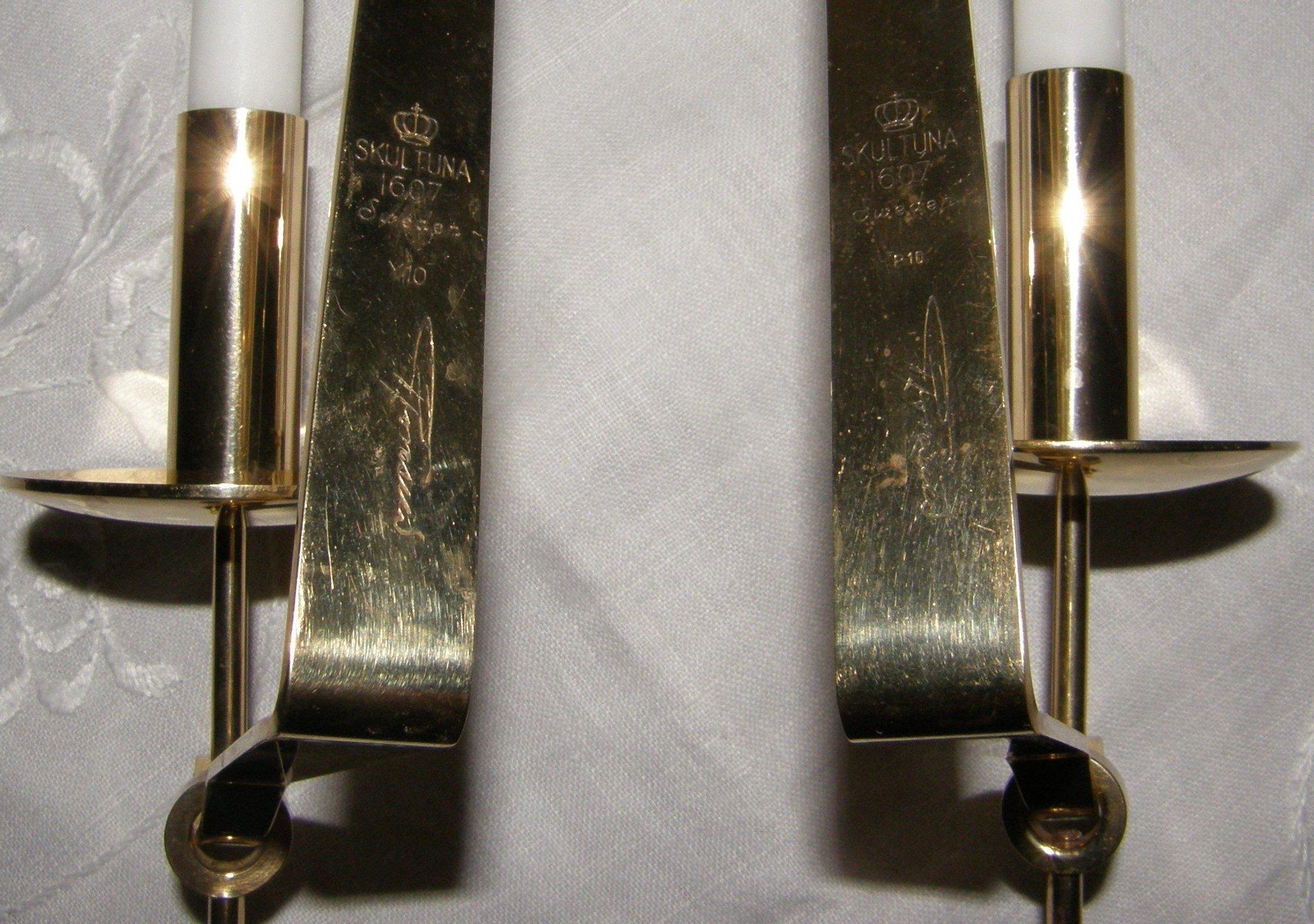Up for sale two lovely sconces from Skultuna, Sweden in brass. 
Designed by Pierre Forsell and manufactured in the 1960s. 
Both sconces are signed.
Very good vintage condition.