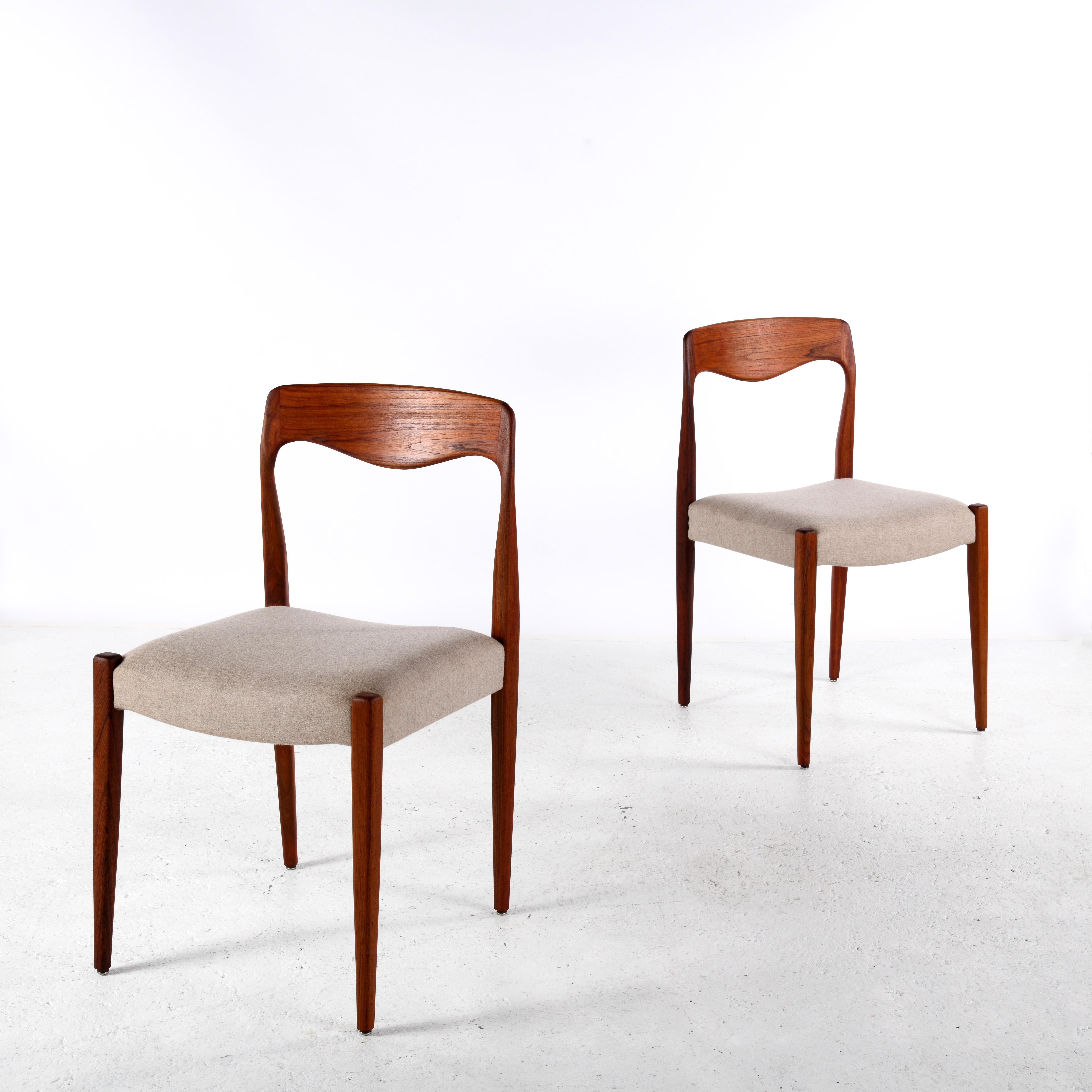 Pair of teak wood chairs in the style of Niels Otto Møller from the 1960s in Denmark. The seats have been completely reupholstered in webbing, foam and fabric with a new woollen sheet. To complete a mismatched series around a table or to integrate