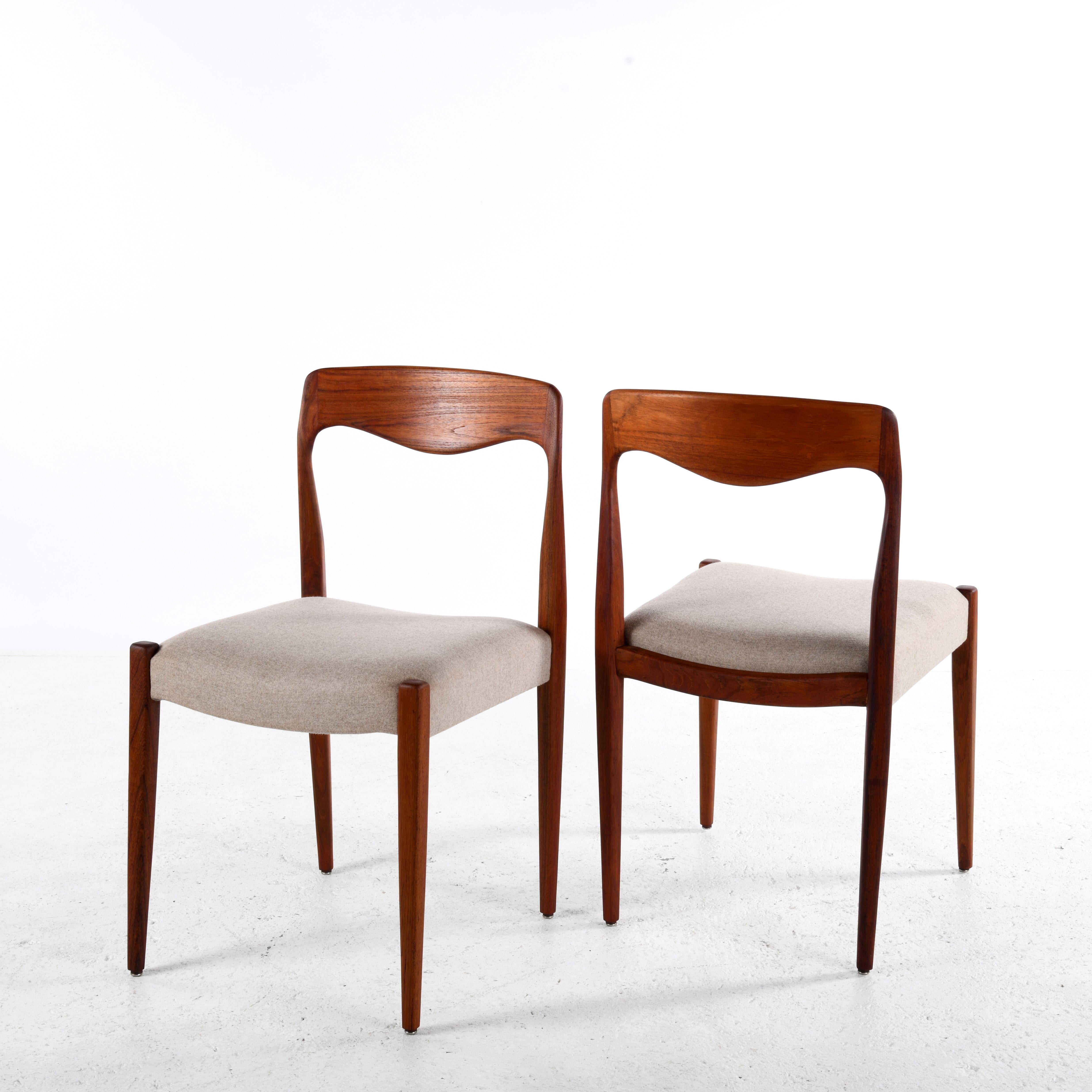 Danish Pair of vintage Scandinavian chairs in the style of Niels Otto Møller