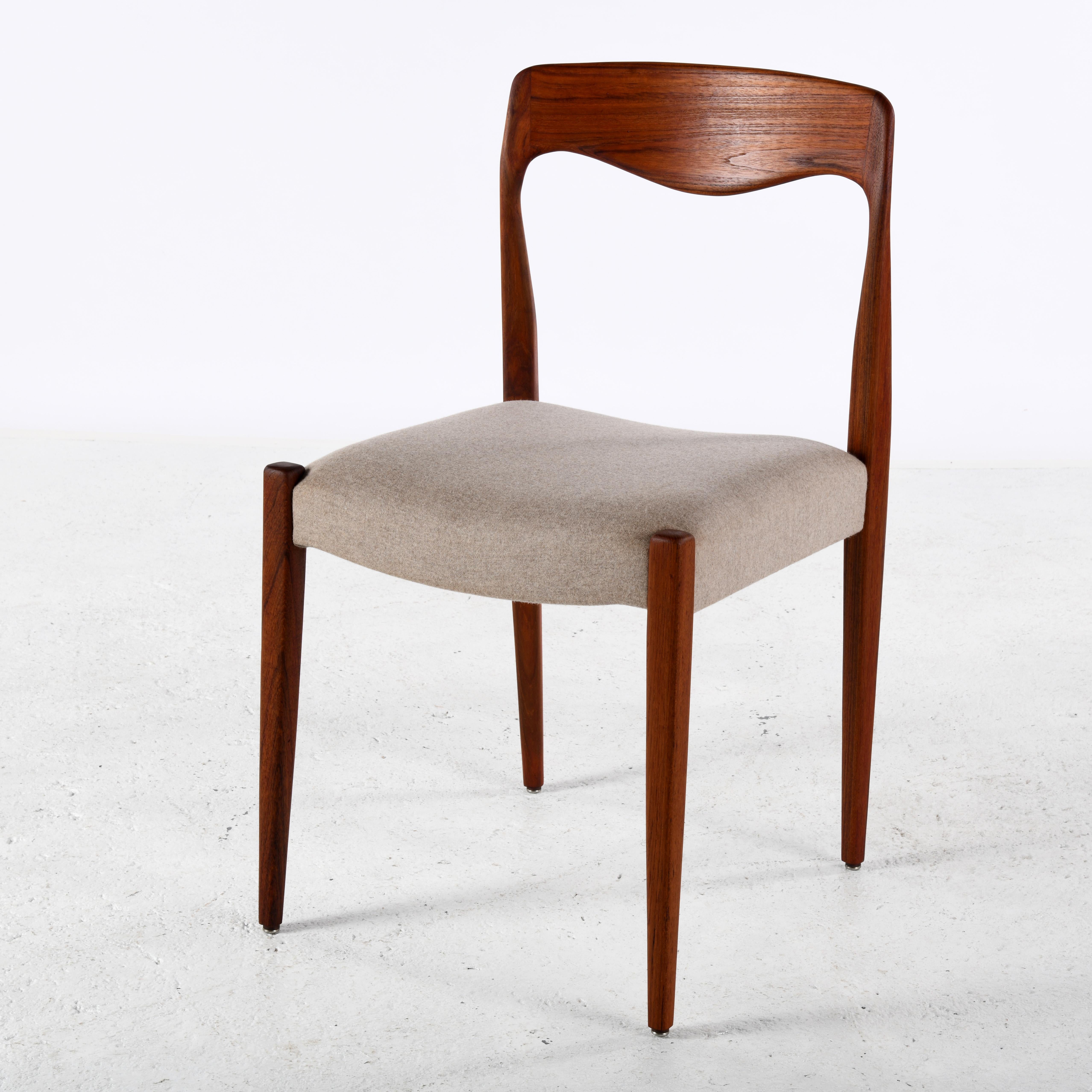 20th Century Pair of vintage Scandinavian chairs in the style of Niels Otto Møller