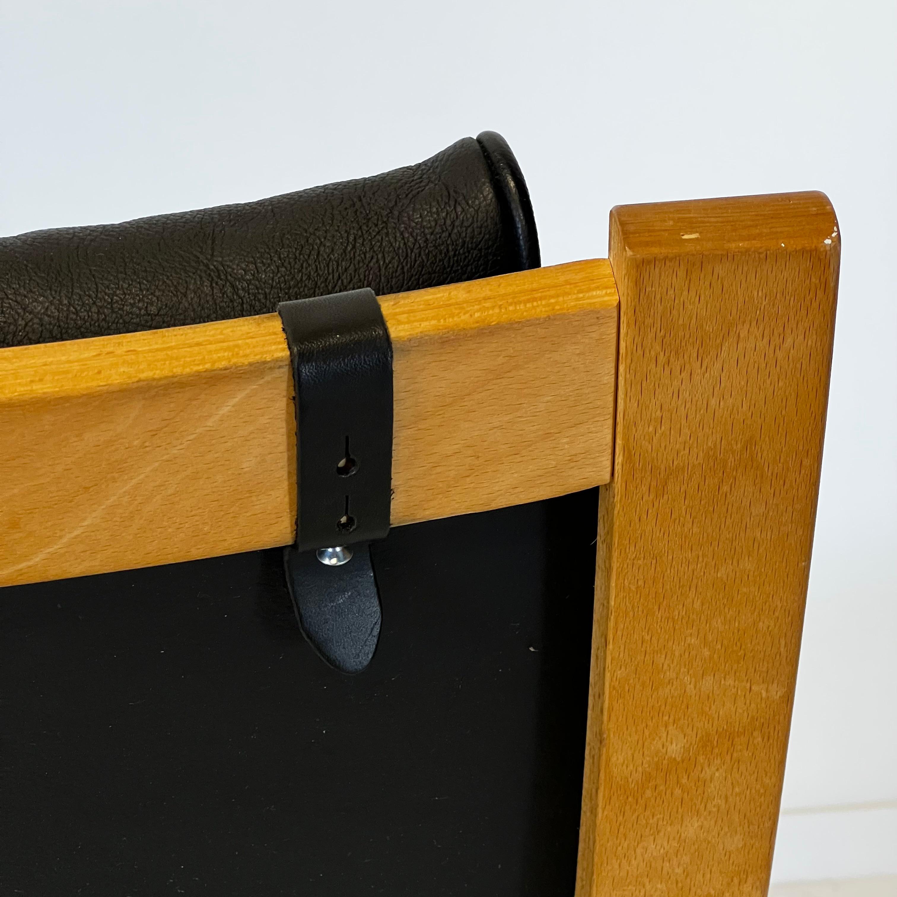 Paar skandinavische dänische Loungesessel, Bugholz und schwarzes Leder im Angebot 4