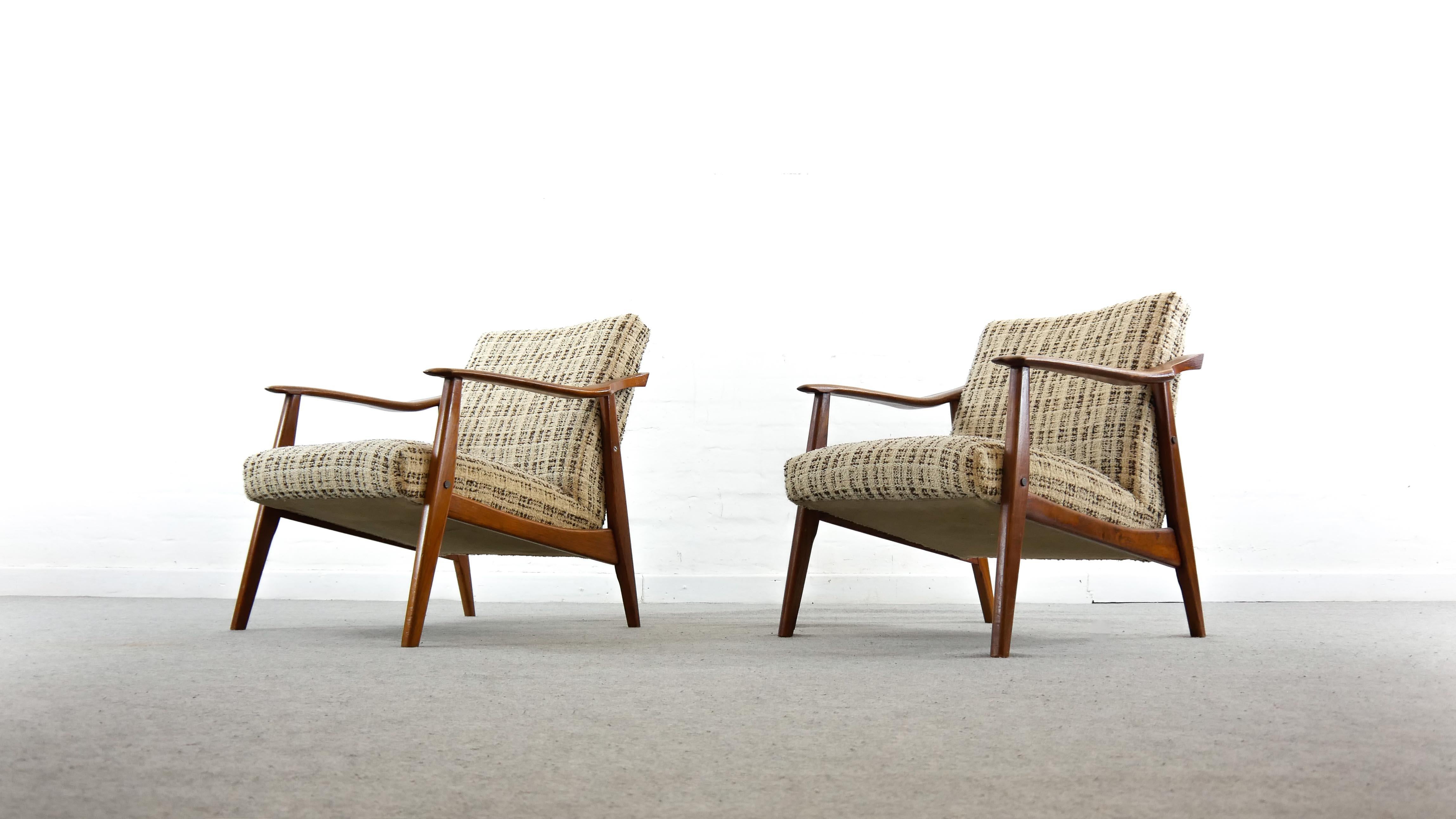 Paar skandinavische Sessel im Vintage-Stil, Loungesessel aus Teakholz, 1960er Jahre (Dänisch) im Angebot