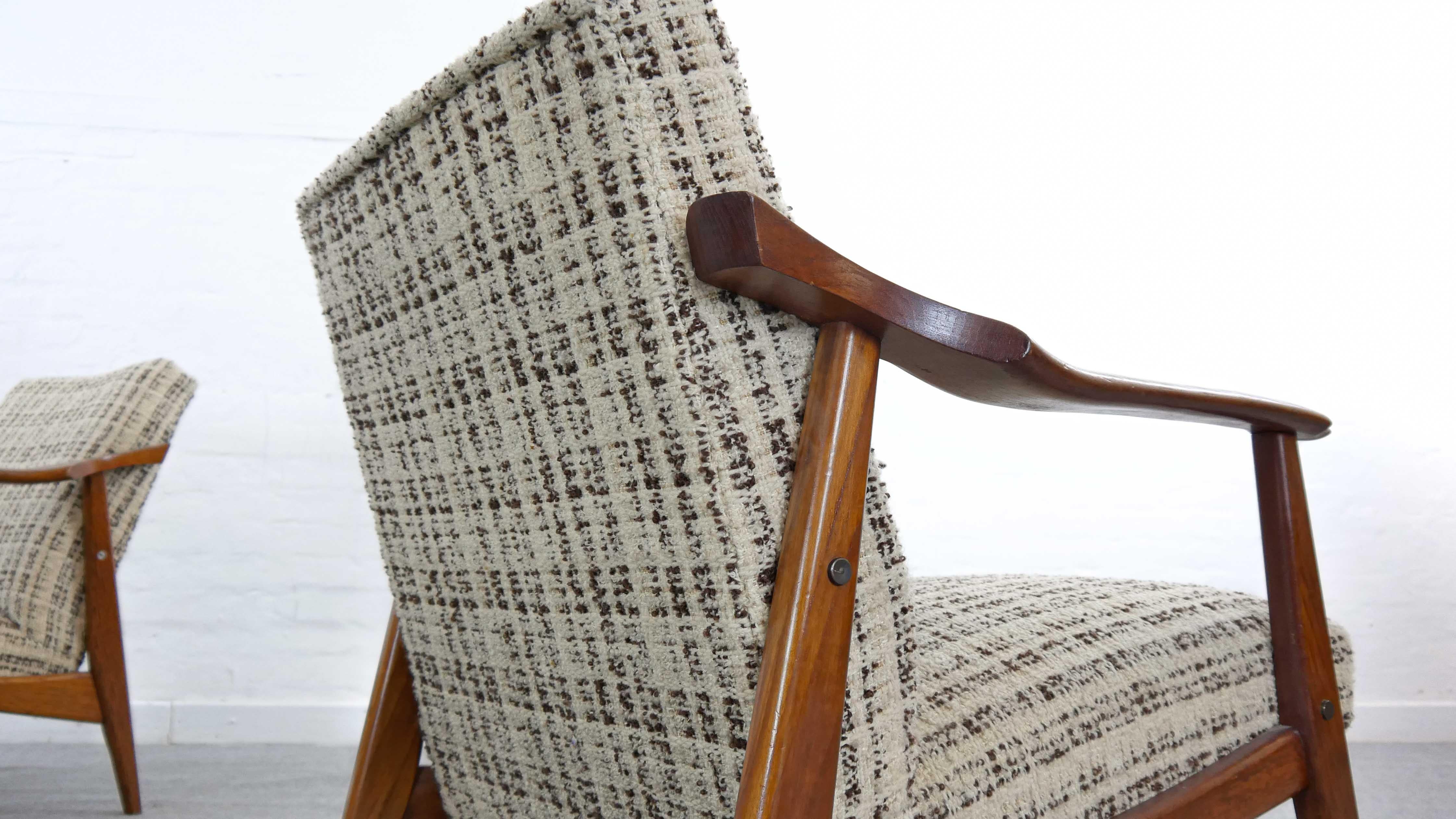 Paar skandinavische Sessel im Vintage-Stil, Loungesessel aus Teakholz, 1960er Jahre im Angebot 3