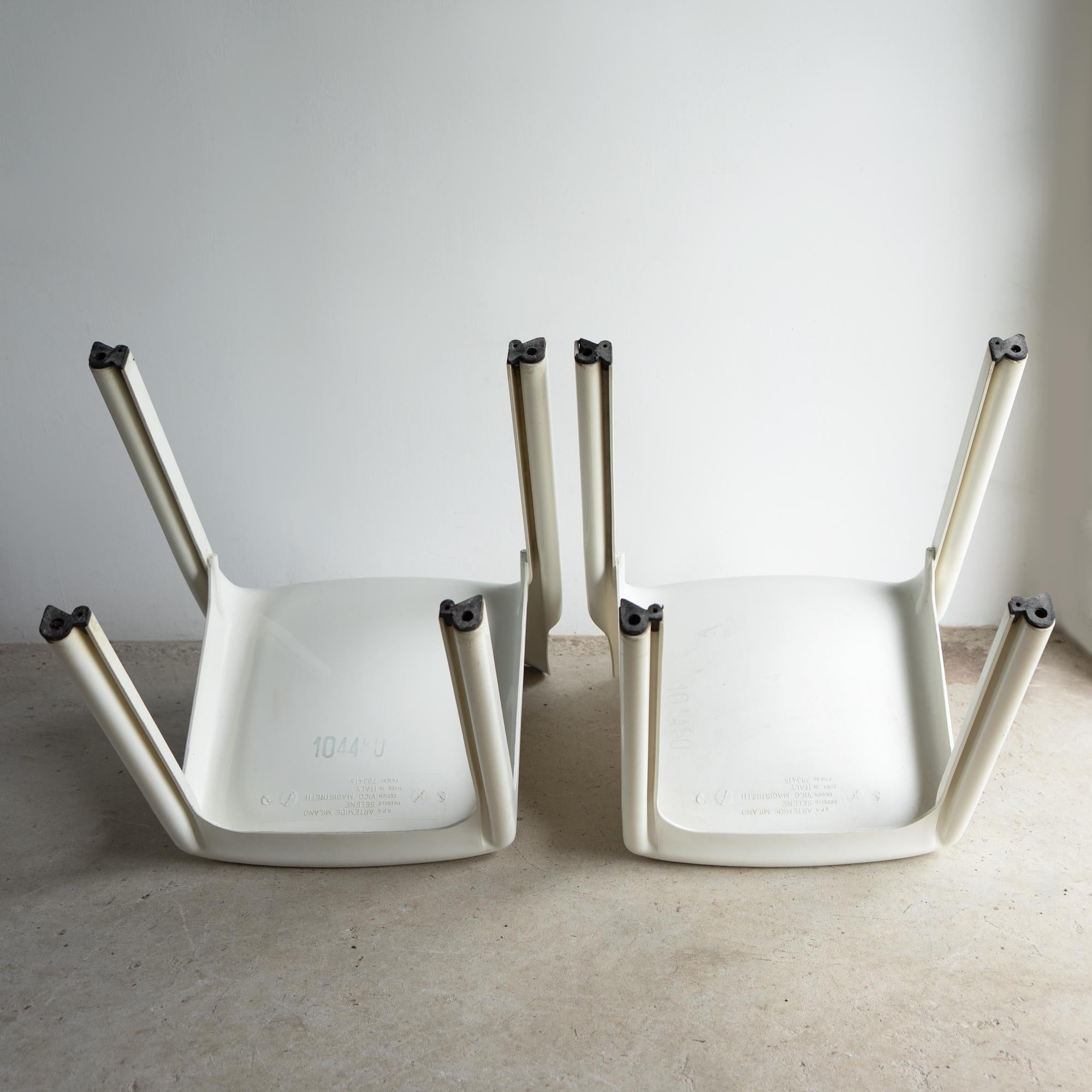 Paar Vintage Selene Stühle von Vico Magistretti für Artemide, 1960er/1970er Jahre im Angebot 6
