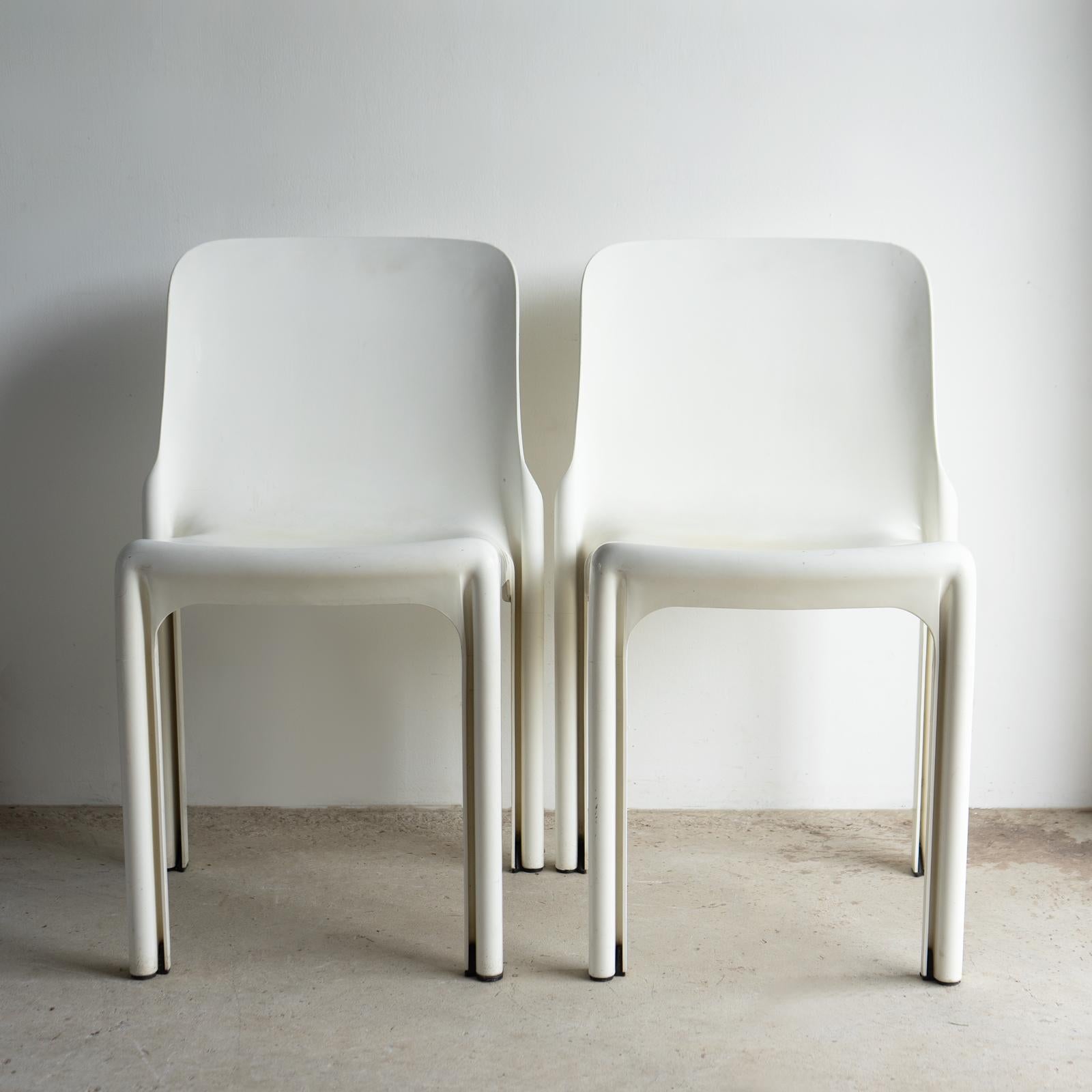 Paar Vintage Selene Stühle von Vico Magistretti für Artemide, 1960er/1970er Jahre im Zustand „Gut“ im Angebot in Bristol, GB