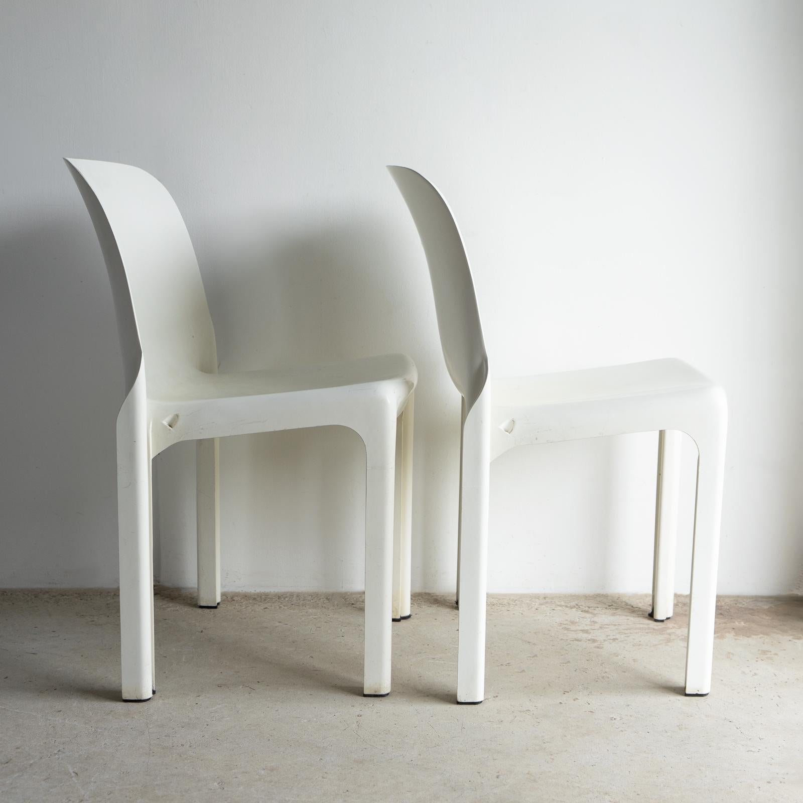 Paar Vintage Selene Stühle von Vico Magistretti für Artemide, 1960er/1970er Jahre (Mitte des 20. Jahrhunderts) im Angebot