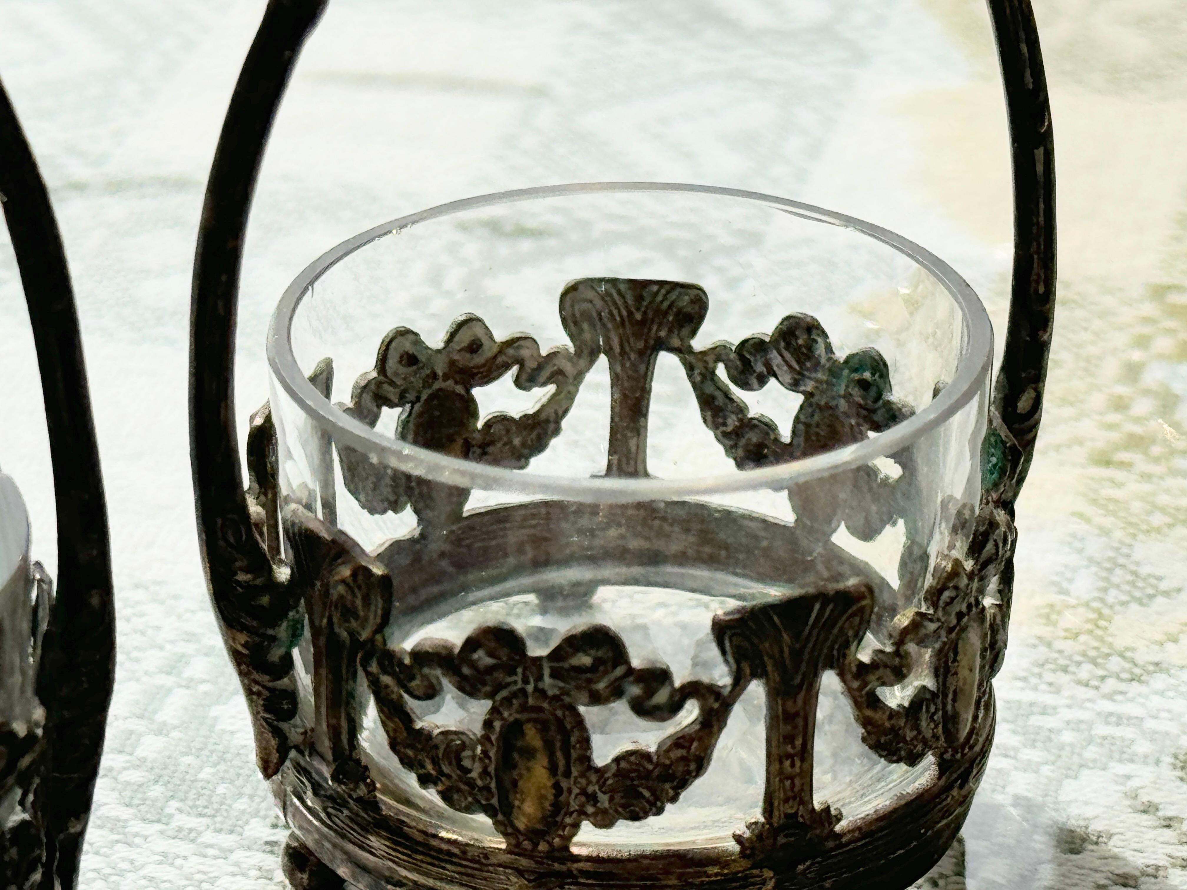 Pareja de saleros abiertos antiguos de cristal y plata, Alemania Años 1890 - 1900 en venta 5