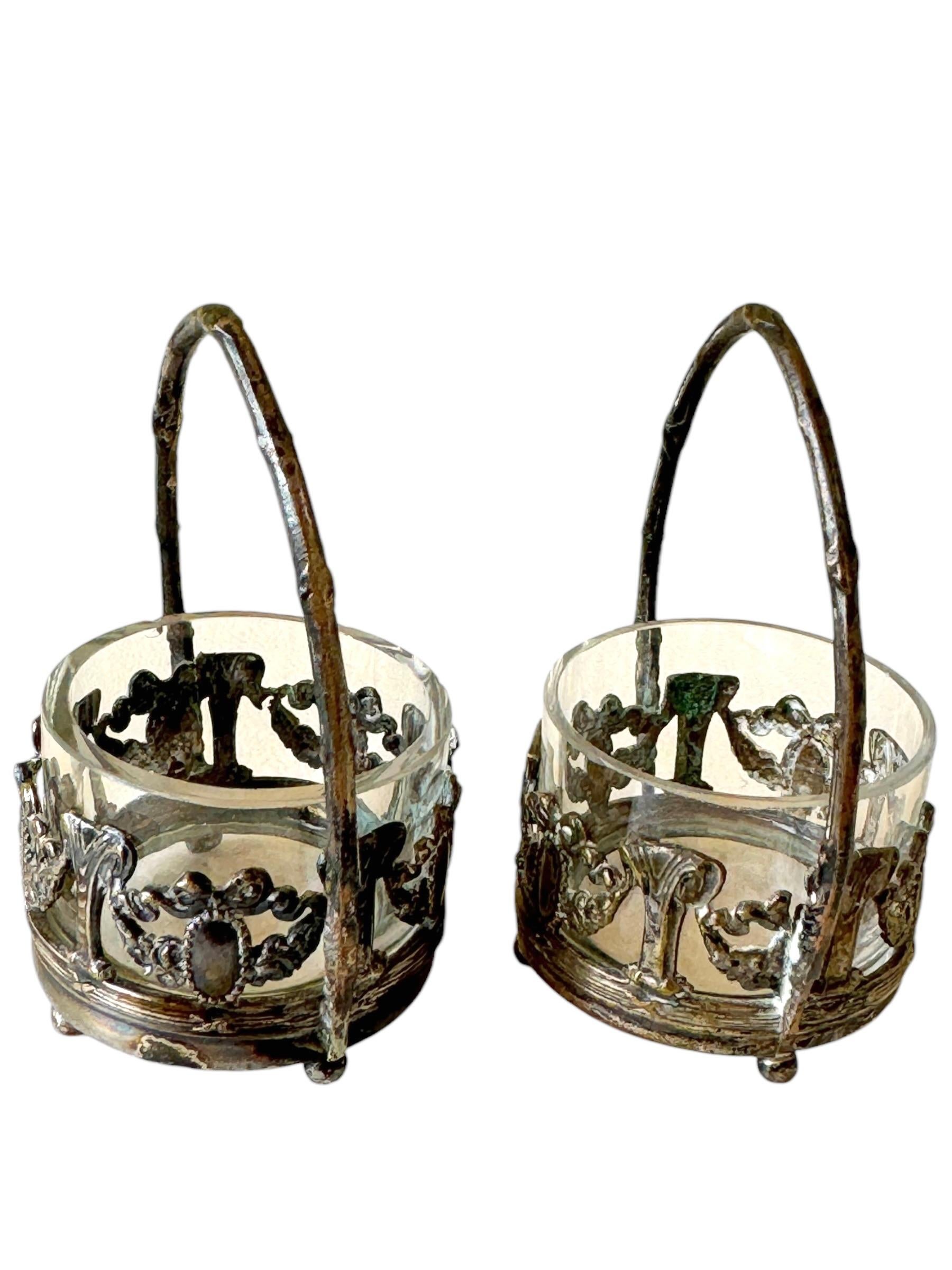 Pareja de saleros abiertos antiguos de cristal y plata, Alemania Años 1890 - 1900 en venta 1