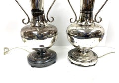 Coppia di lampade a urna d'epoca placcate in argento