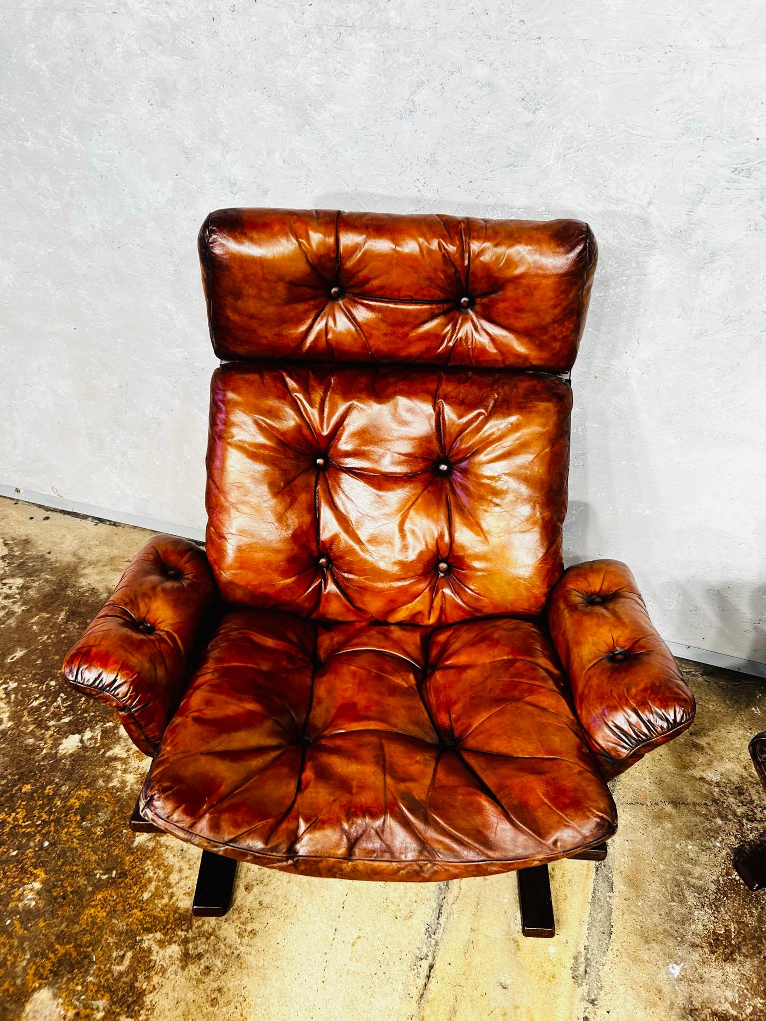 Pair of Vintage Skyline Bentwood & Leather Chairs by Einar Hove Norway #656 In Good Condition For Sale In Lewes, GB