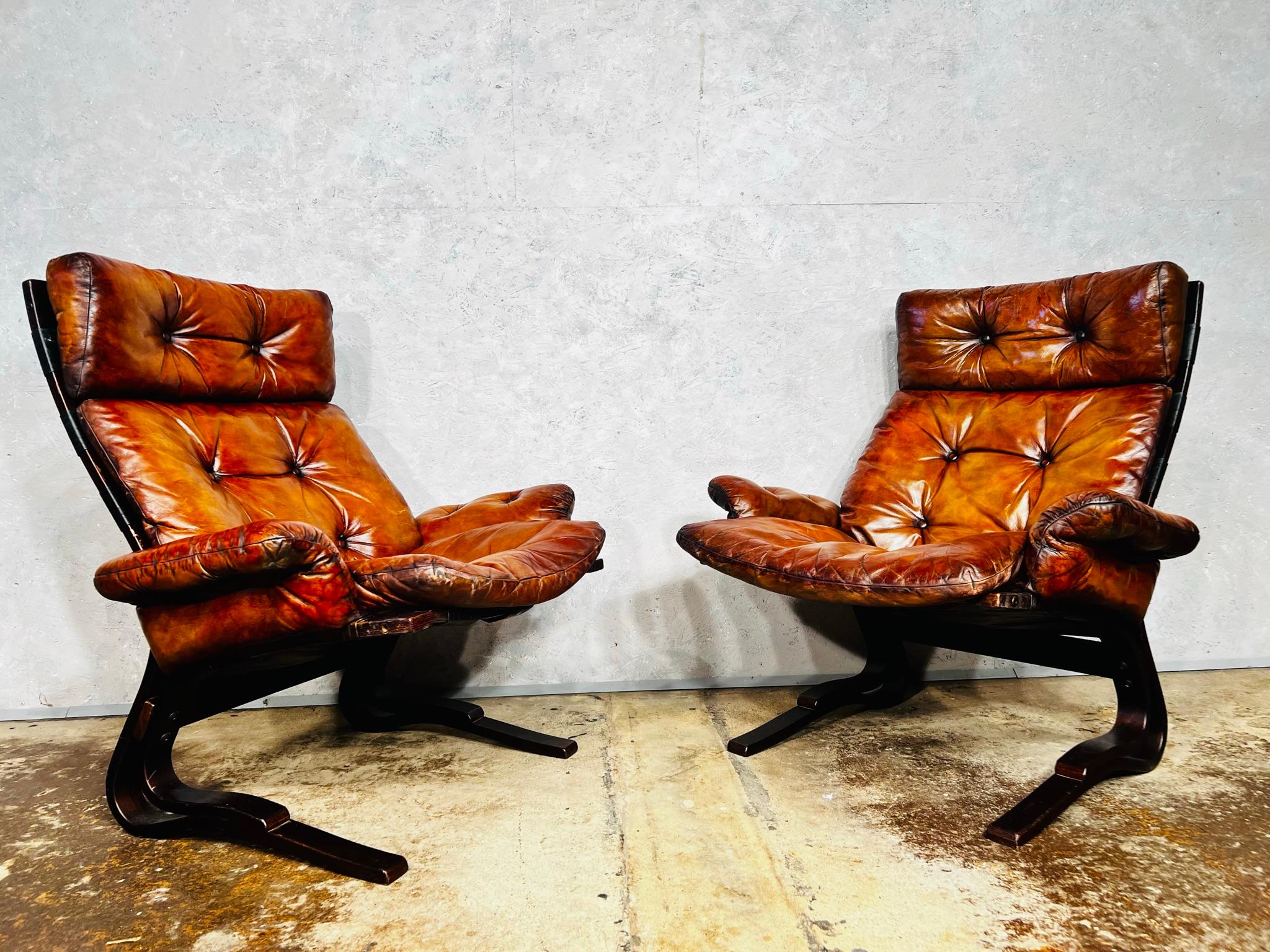 Paire de chaises Skyline vintage en bois cintré et cuir par Einar Hove Norway n° 656 en vente 2