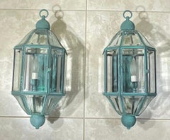 Paire de lanternes murales vintage en laiton massif et verre biseauté - appliques - Verdigris