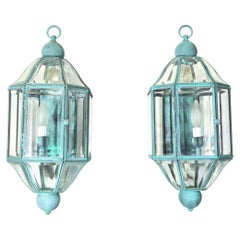 Paire de lanternes murales vintage en laiton massif et verre biseauté - appliques - Verdigris