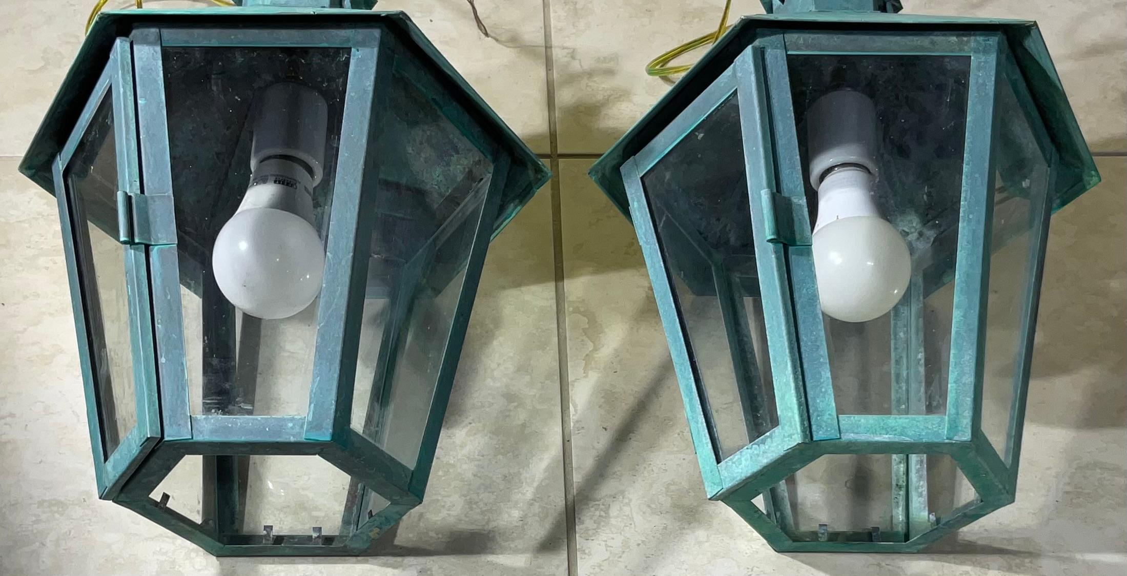 pair of vintage solid brass hanging lanterns For Sale 4