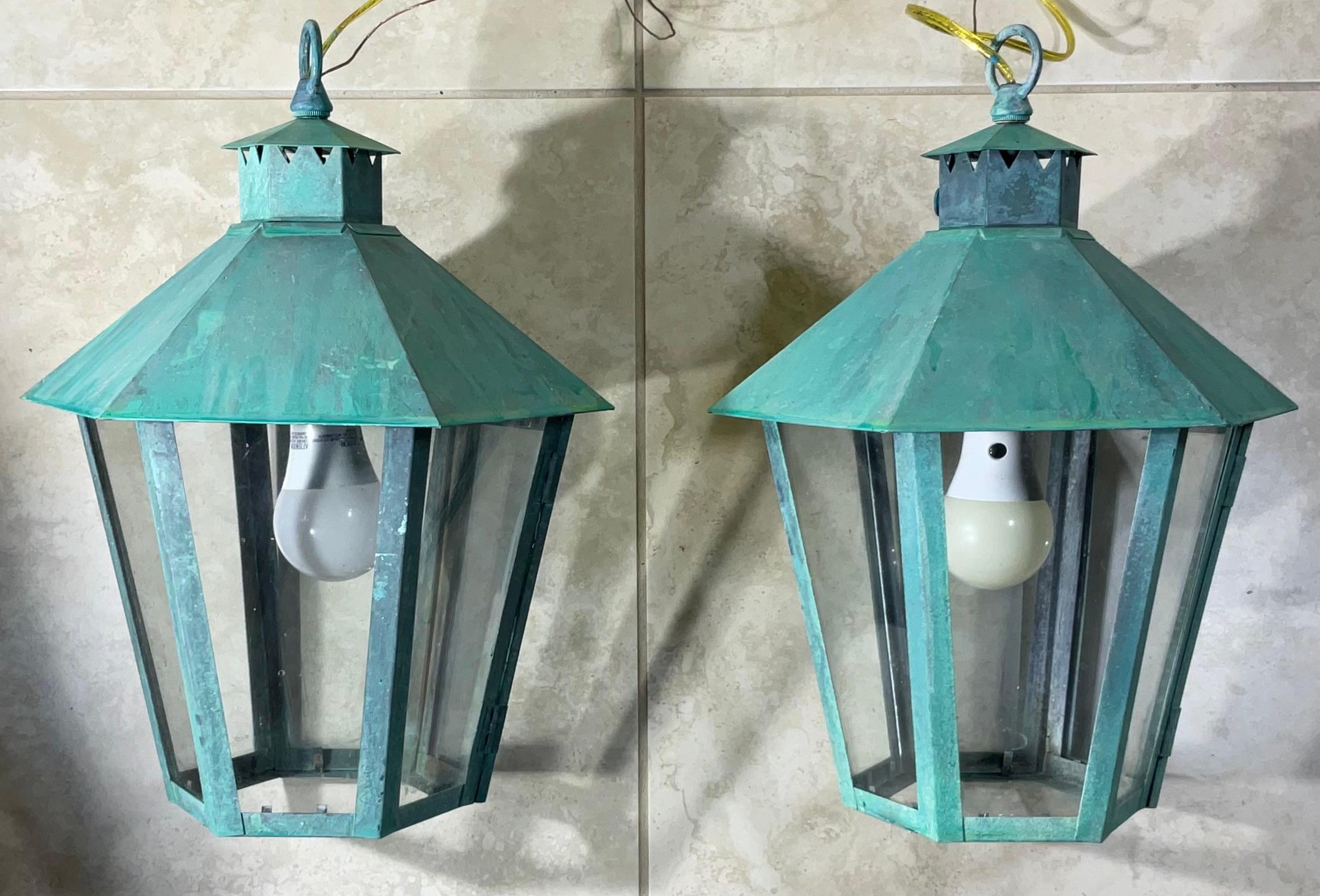 Brass pair of vintage solid brass hanging lanterns For Sale
