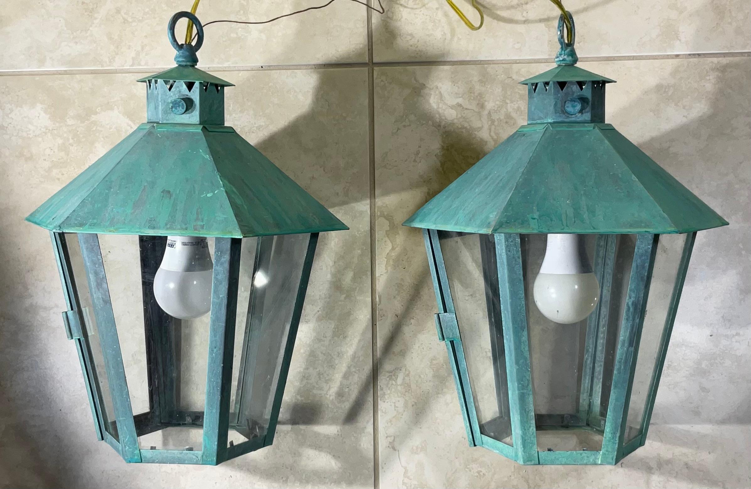 pair of vintage solid brass hanging lanterns For Sale 2