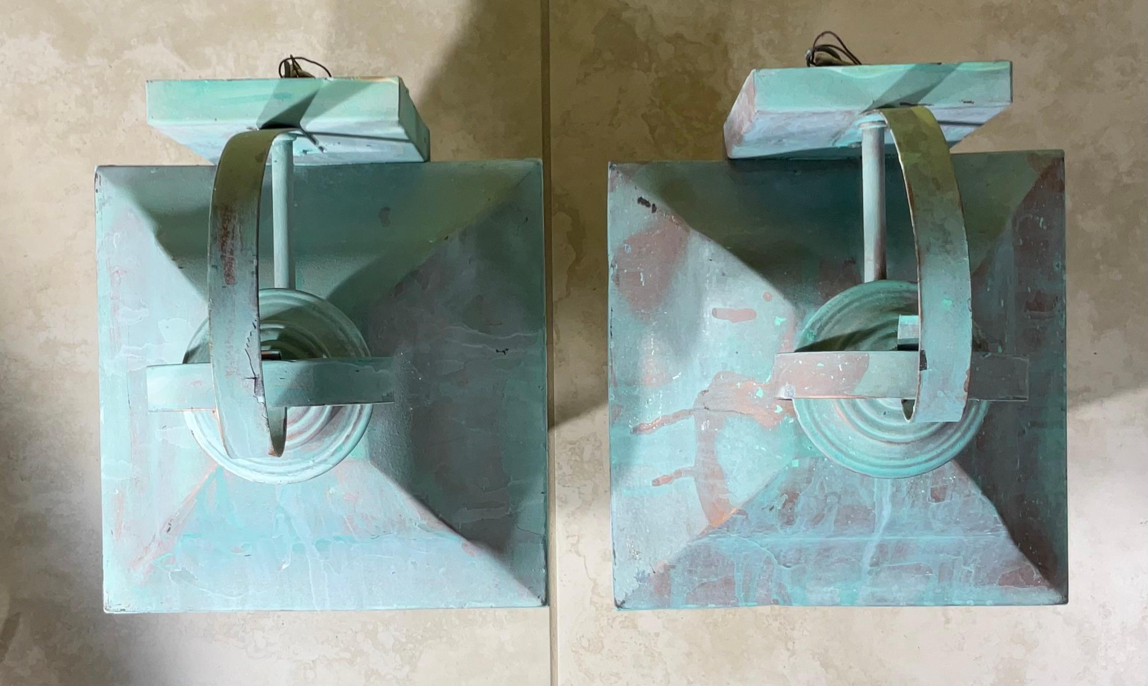 Pair of vintage Solid Brass Lanterns - Timeless Elegance for Your Home For Sale 4