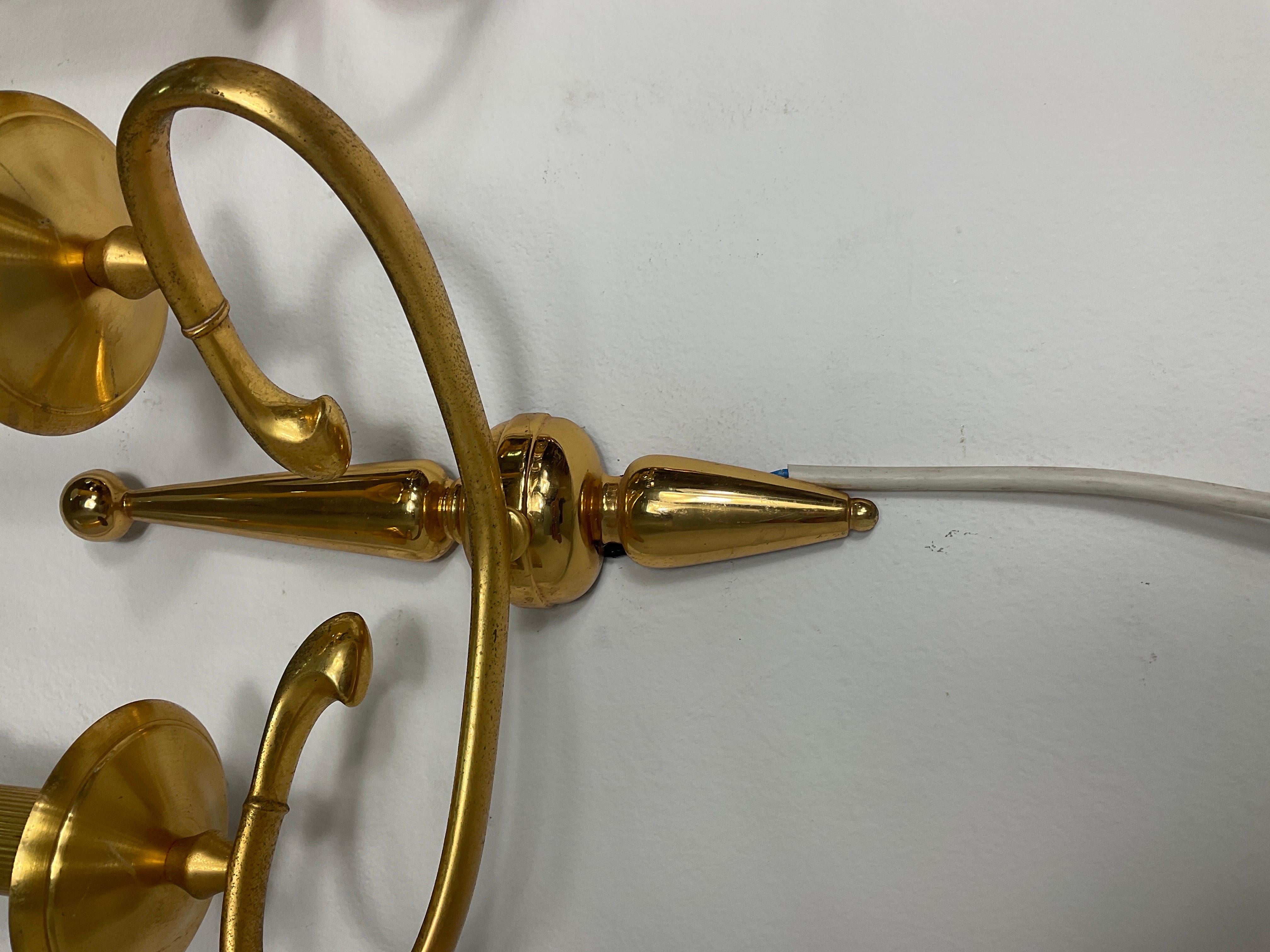 Pair of vintage solid brass wall lamps by Sciolari Rome, 1960s In Good Condition For Sale In Catania, IT