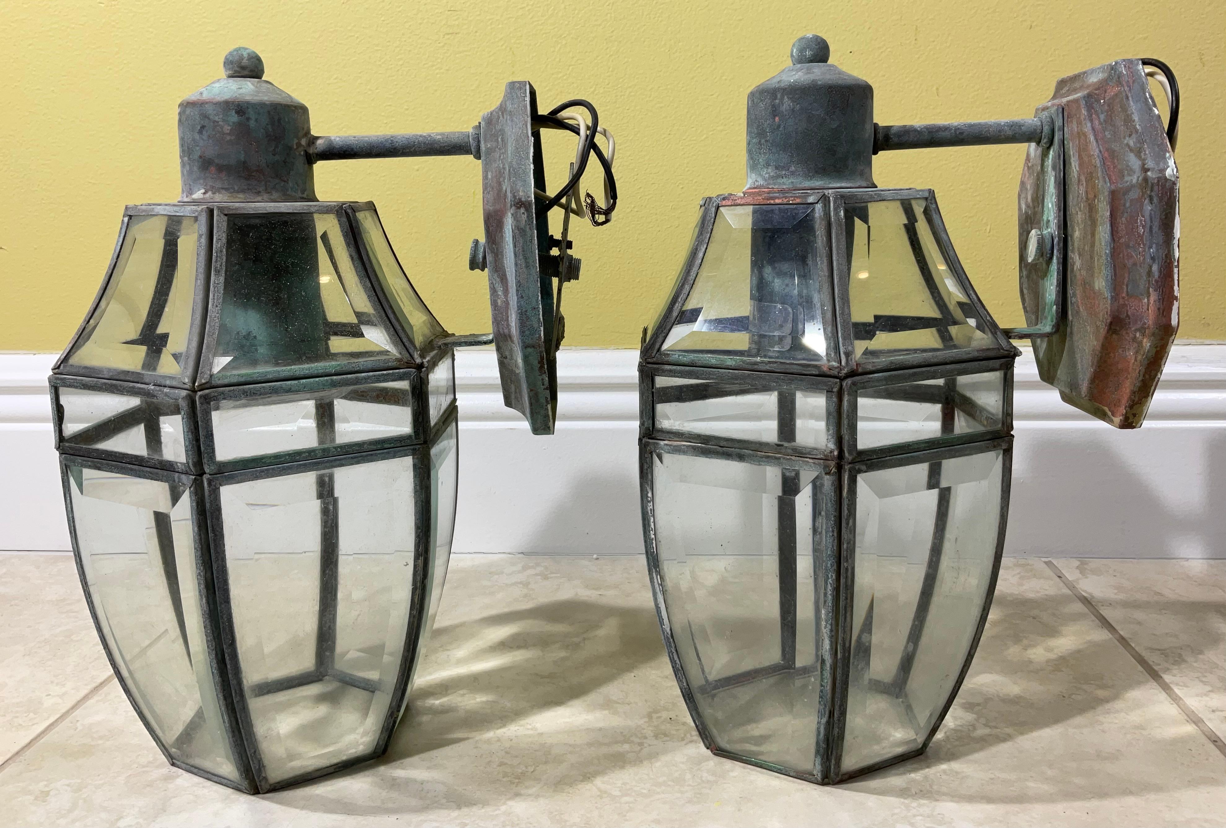 Hand-Crafted Pair of Vintage Solid Brass Wall Lantern For Sale