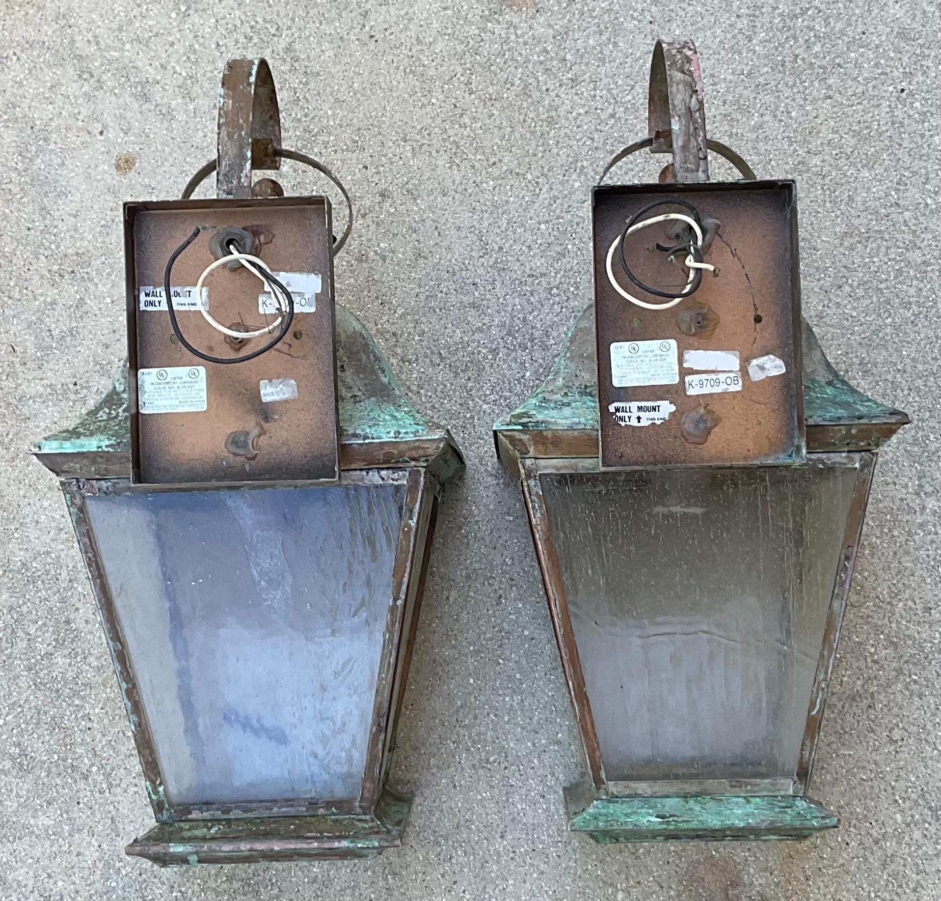 Pair of Vintage Solid Brass Wall Lantern In Good Condition In Delray Beach, FL