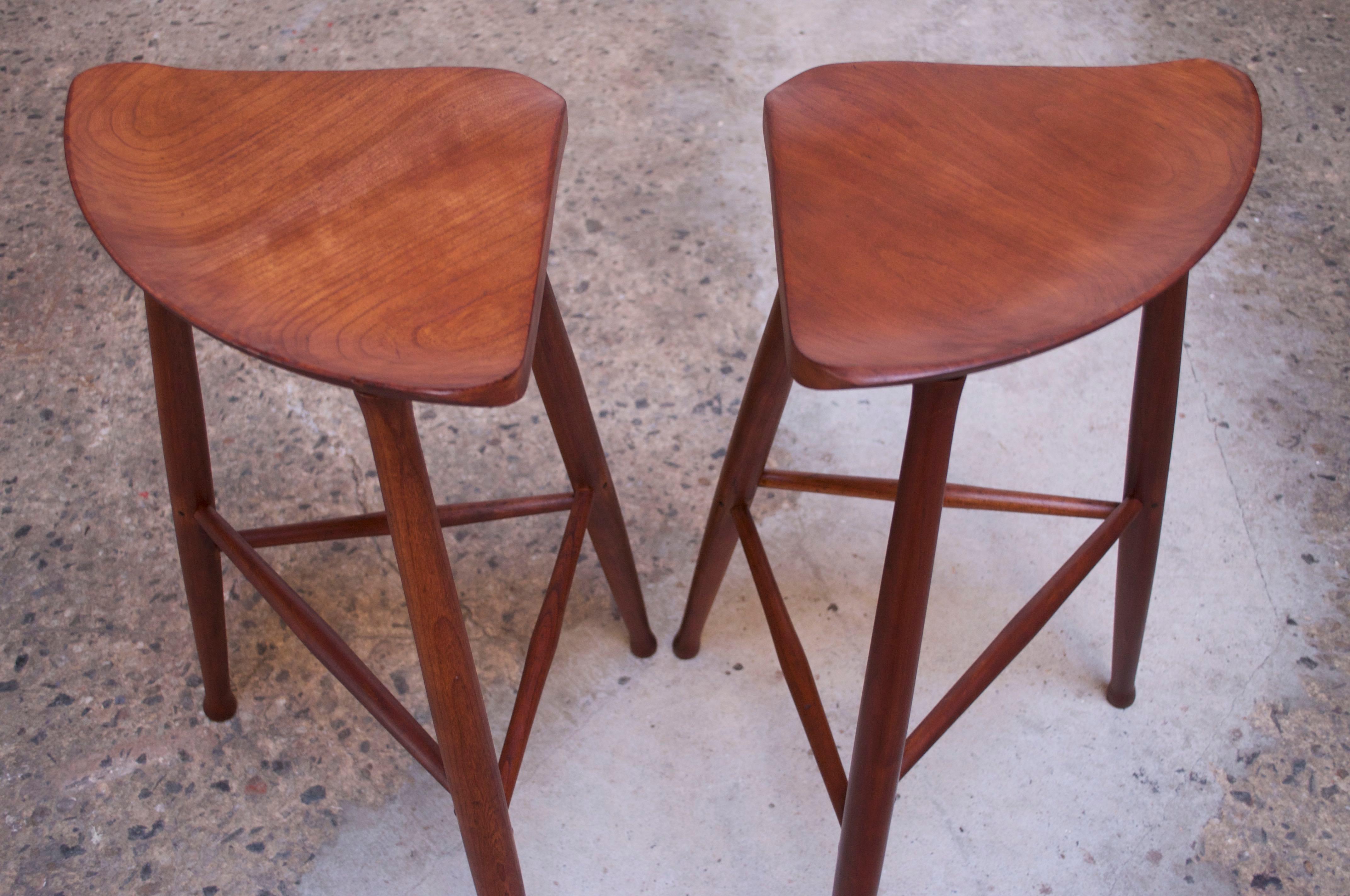 Late 20th Century Pair of Vintage Solid Walnut Studio Craft Bar Stools by David Scott For Sale
