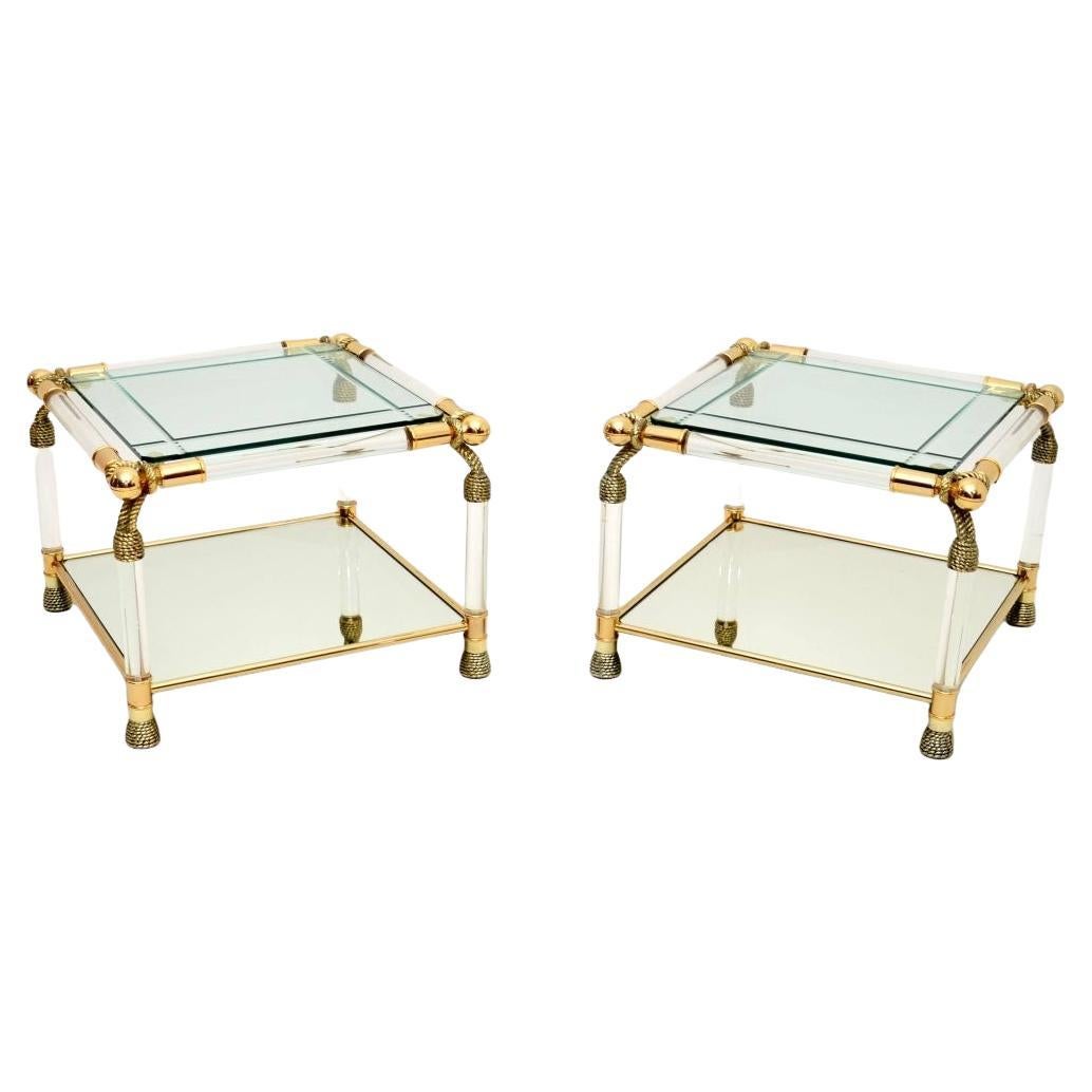Paire de tables d'appoint espagnoles vintage en acrylique et verre par Curvasa en vente