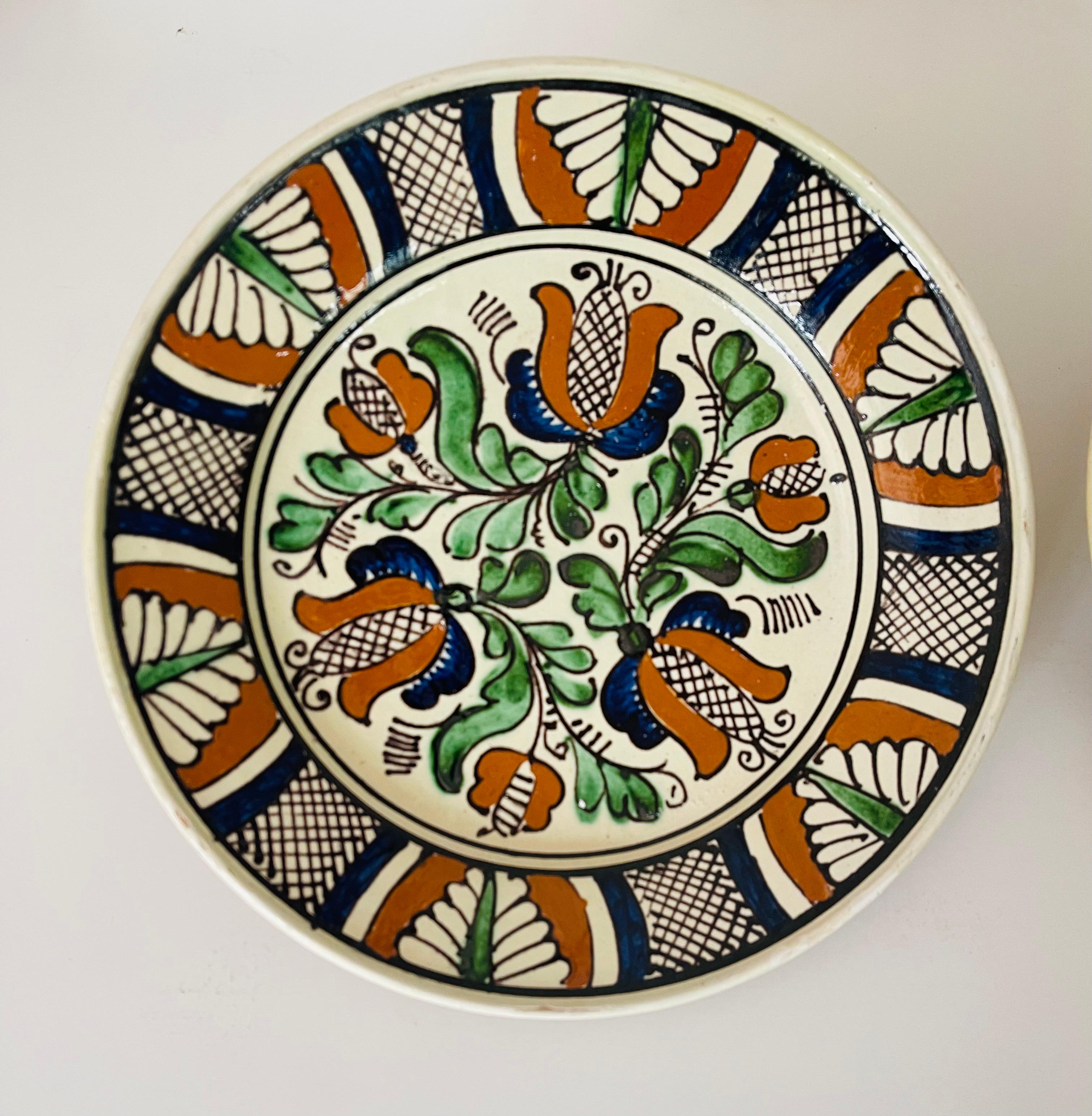 Folk Art Pair of Vintage Spanish Handpainted Signed Plates For Sale