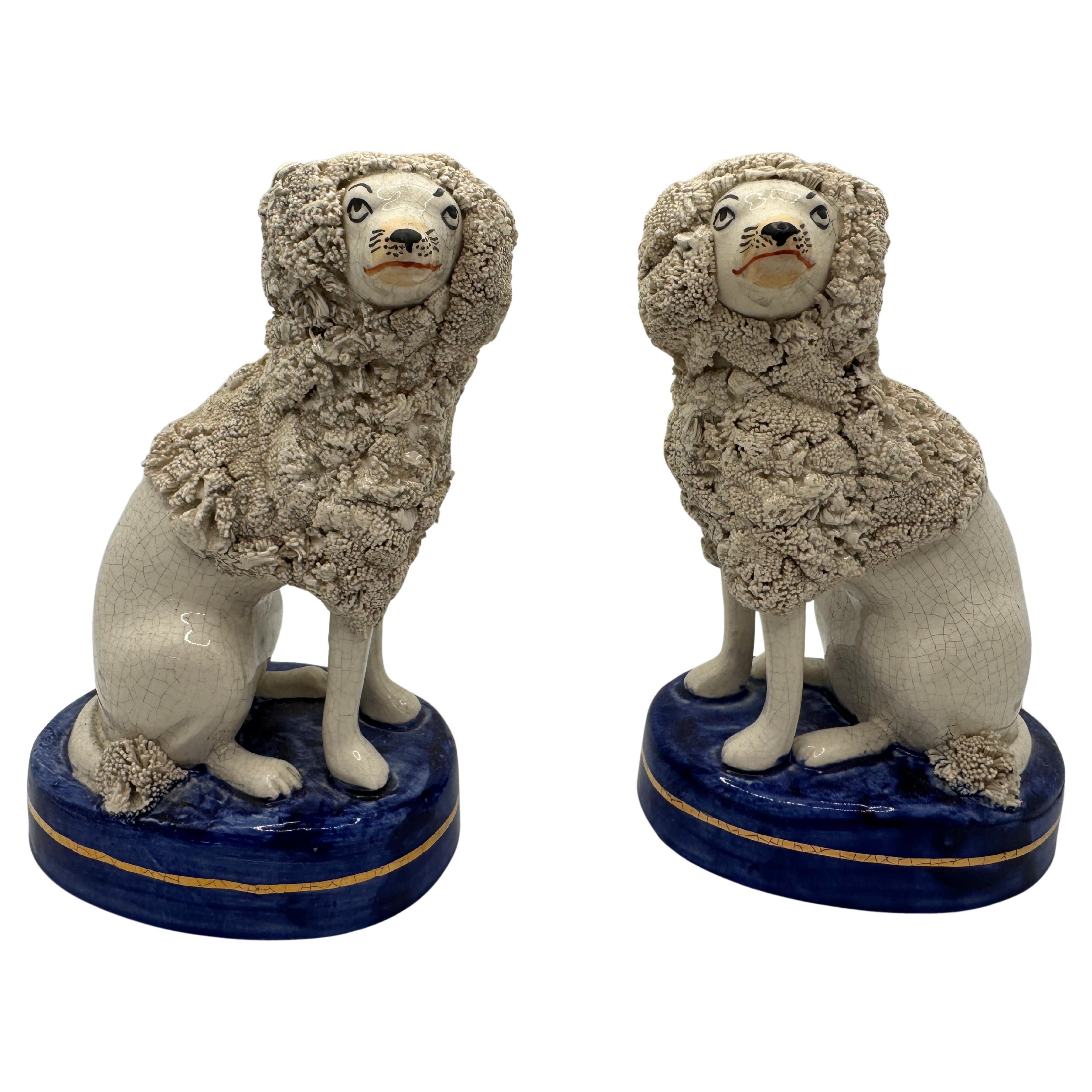 Coppia di barboncini Staffordshire d'epoca, anni '60 circa in vendita