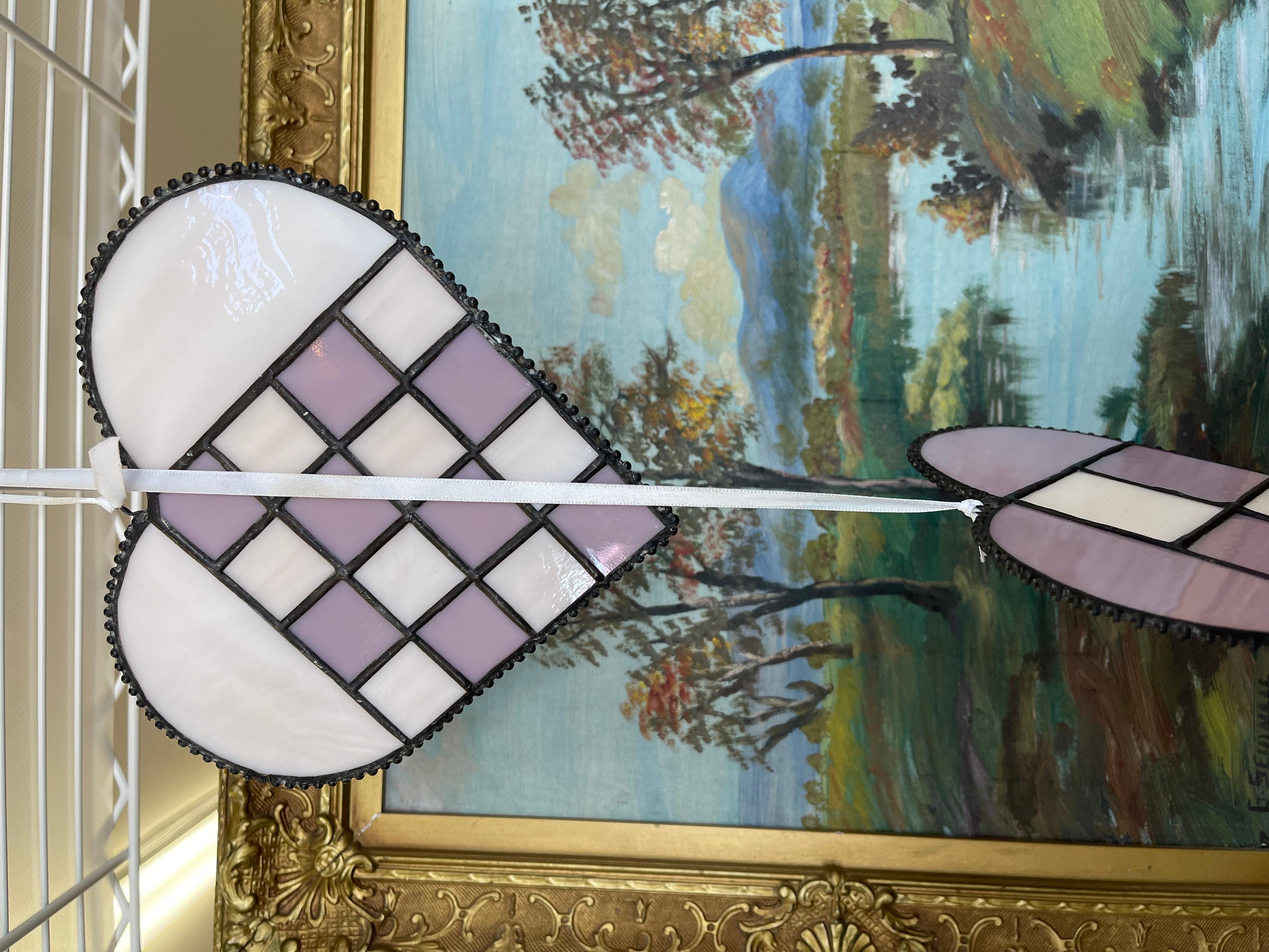 Paar Vintage Stained glass Heart Sun Catchers in Lavendel und Weiß (Moderne der Mitte des Jahrhunderts) im Angebot