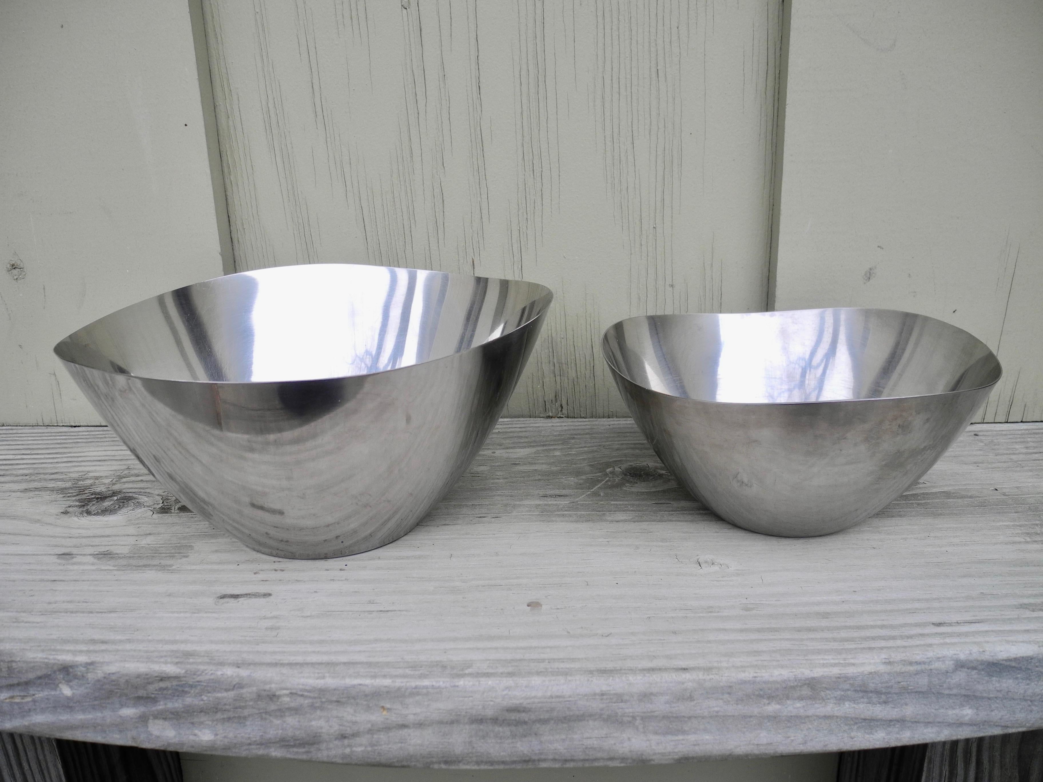 Scandinavian Modern Pair of Vintage Stelton Stainless Steel Modern Design Sculptural Bowls, Denmark For Sale