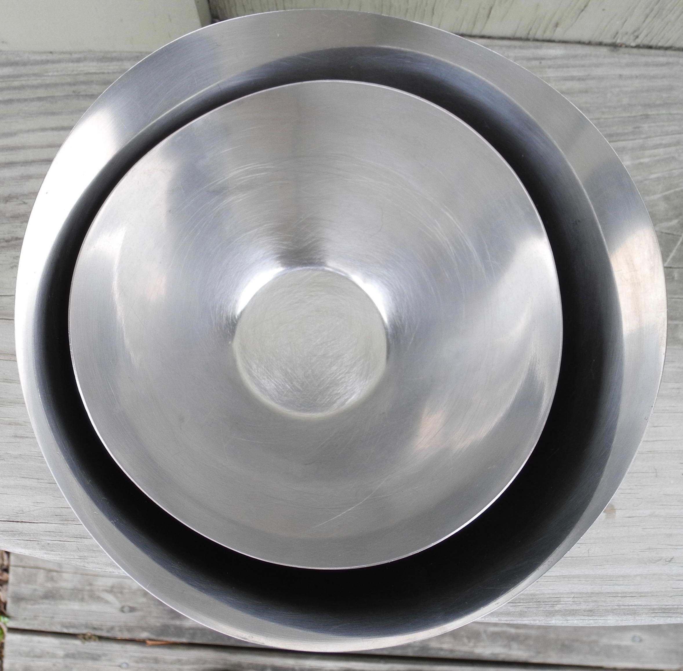 Pair of Vintage Stelton Stainless Steel Modern Design Sculptural Bowls, Denmark For Sale 3