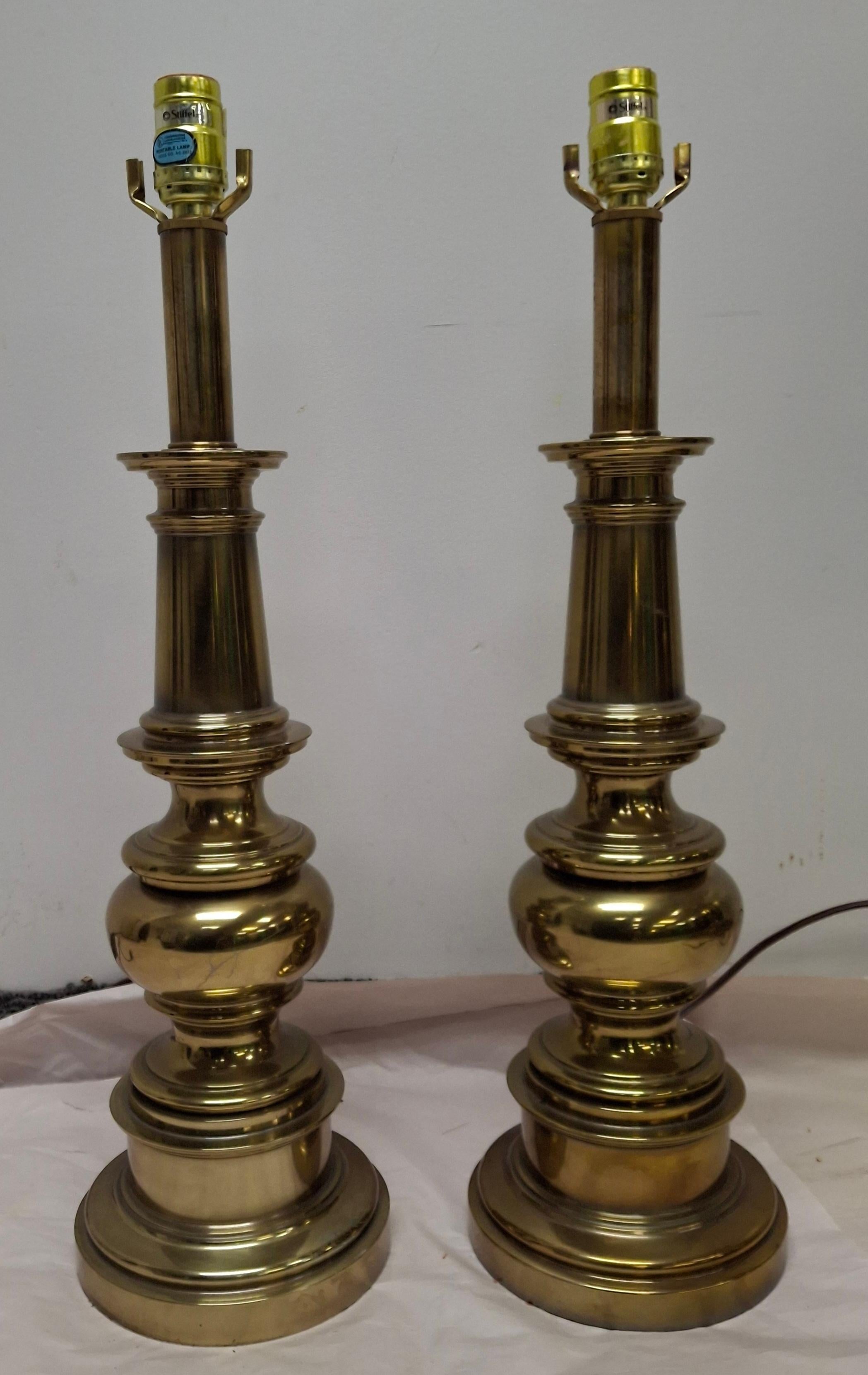 Américain Paire de lampes de table vintage en laiton Stiffel en vente