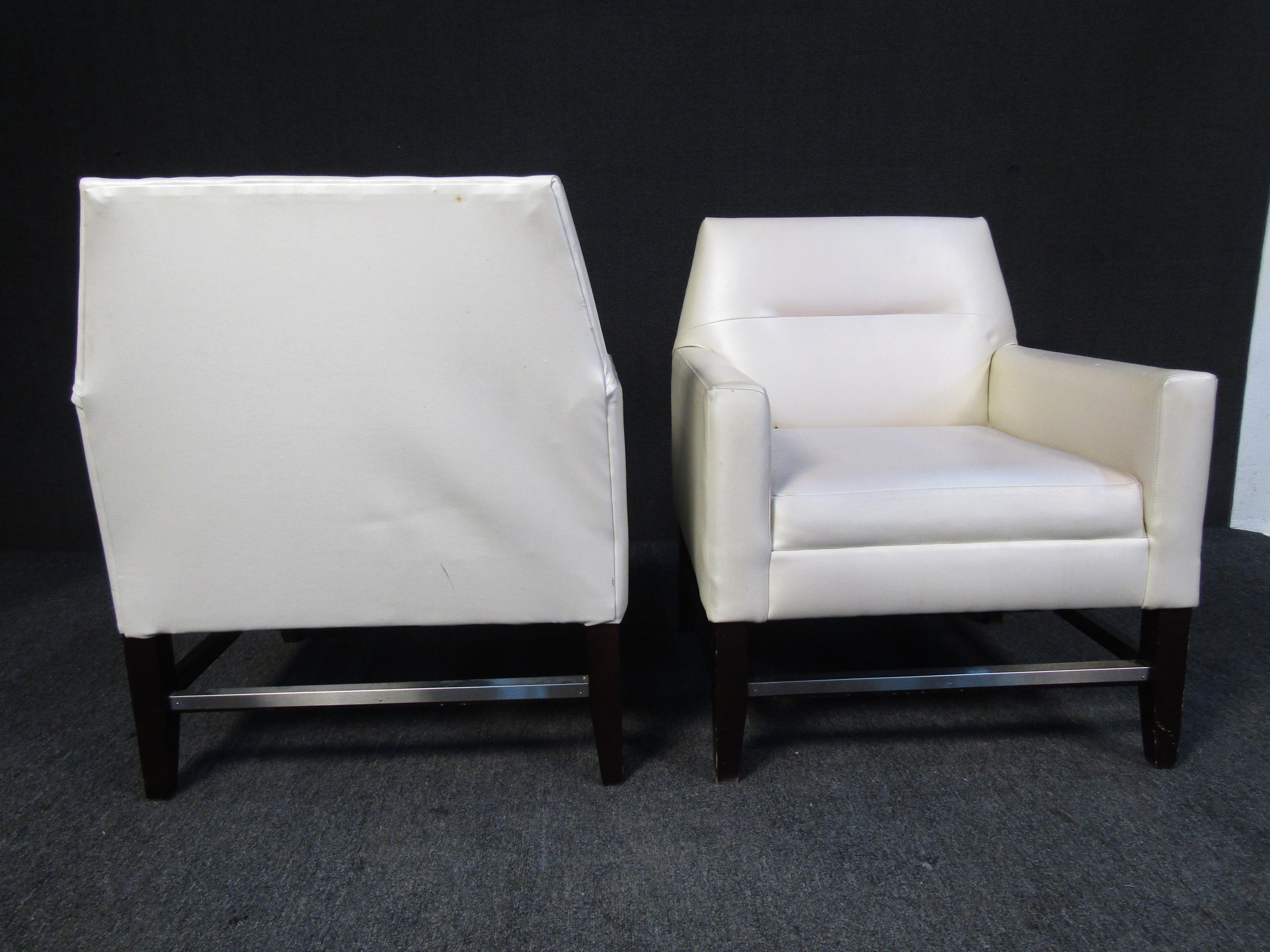 Pair of Vintage Style Club Chairs For Sale 5
