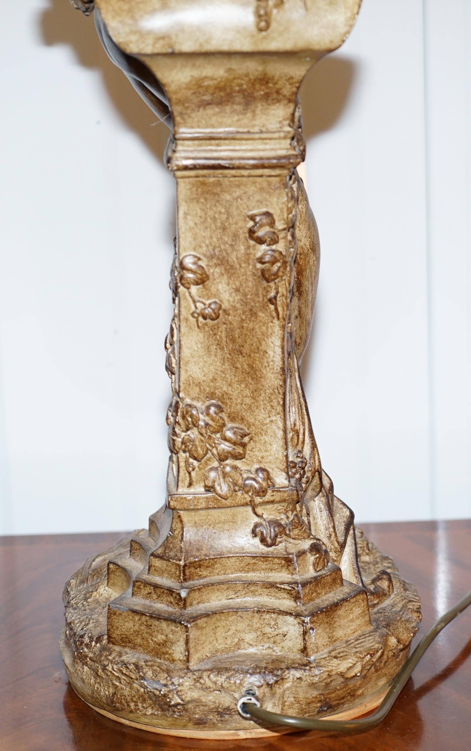 Pair of Vintage Style Maiden Seducing Zeus Statue Table Lamps Nicely Decorative 4