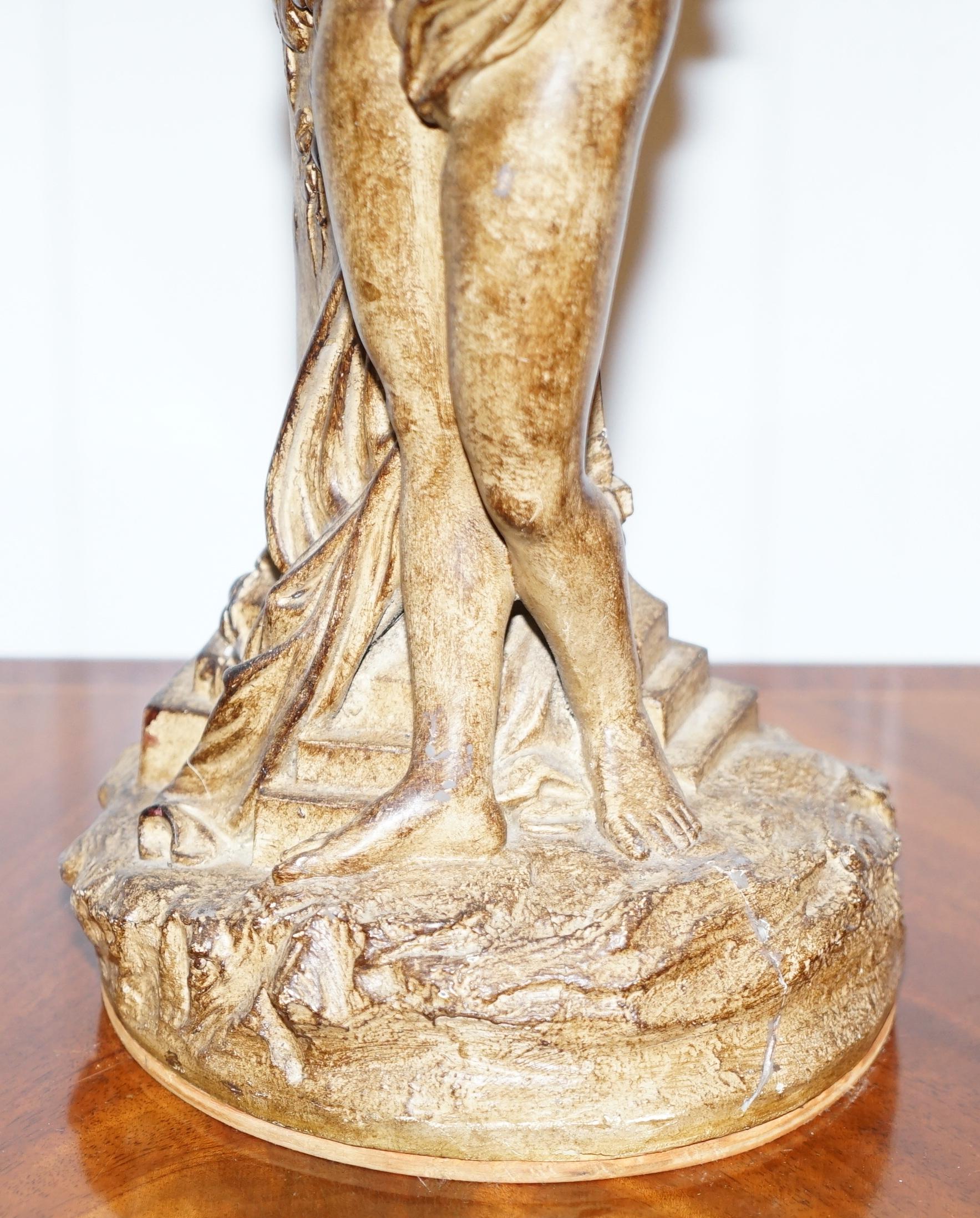 Resin Pair of Vintage Style Maiden Seducing Zeus Statue Table Lamps Nicely Decorative