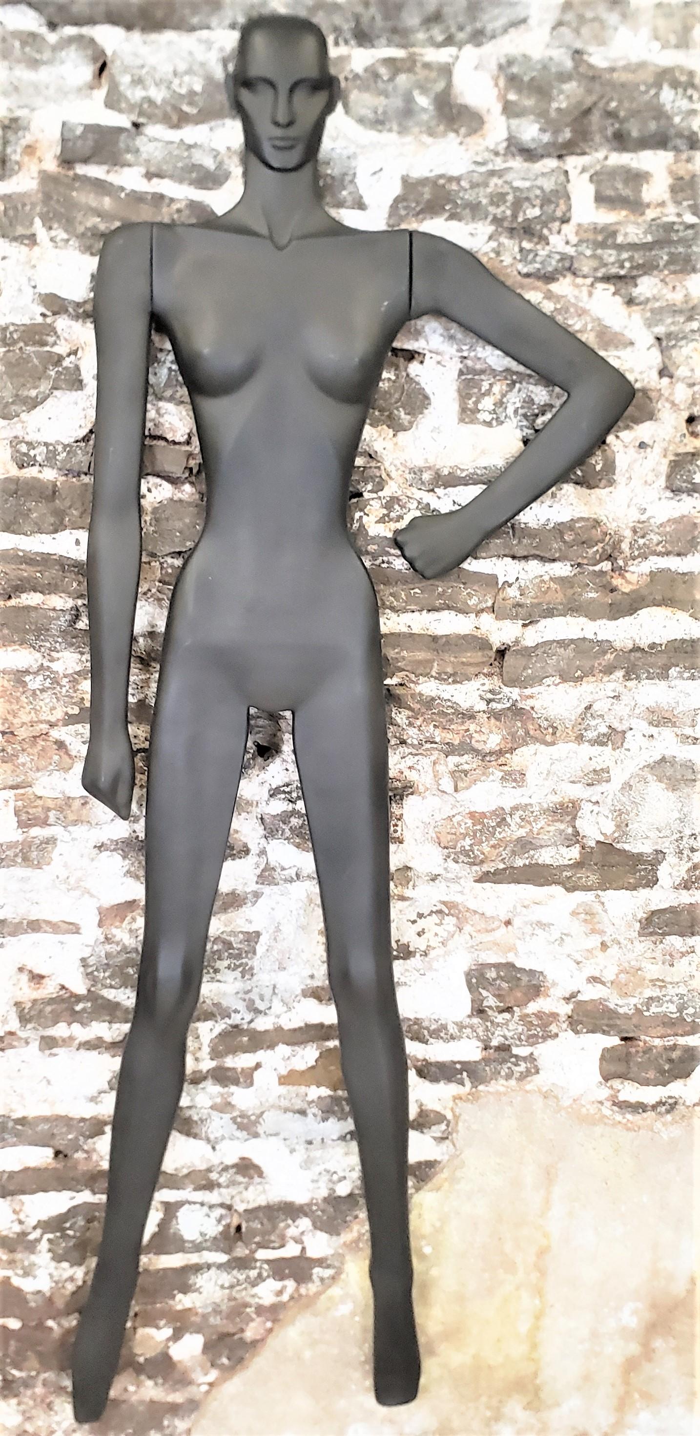 Pair of Vintage Stylized Nude Female Wall Mounted Sculptures or Manequins In Good Condition For Sale In Hamilton, Ontario