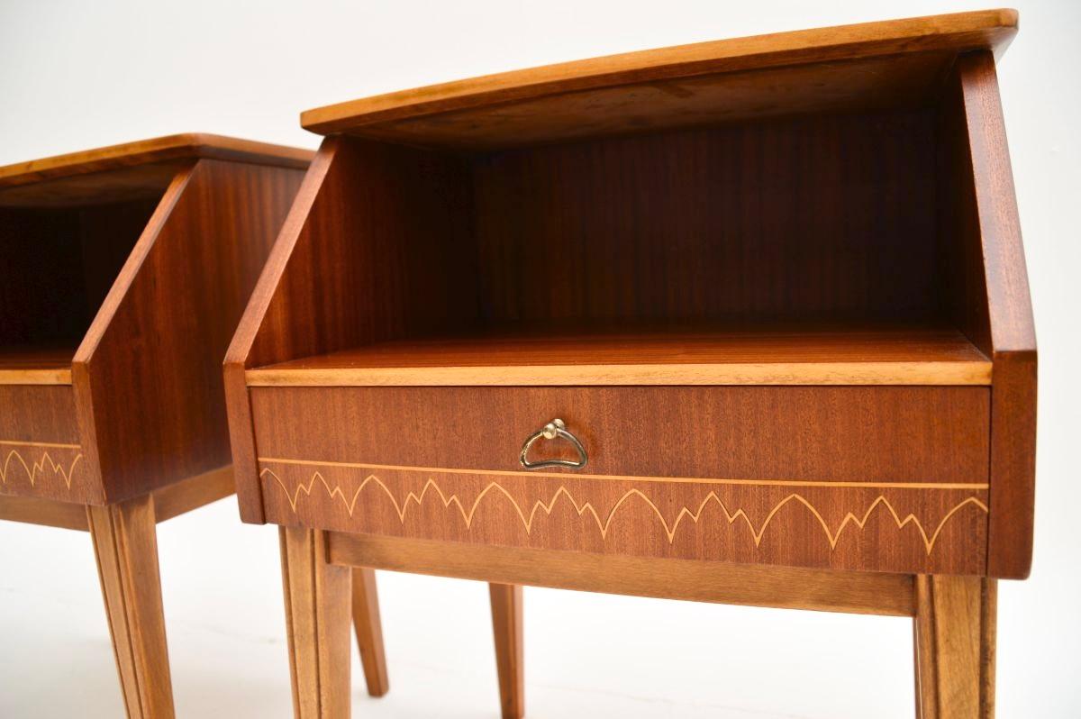 Paar schwedische Nachttische im Vintage-Stil im Angebot 3